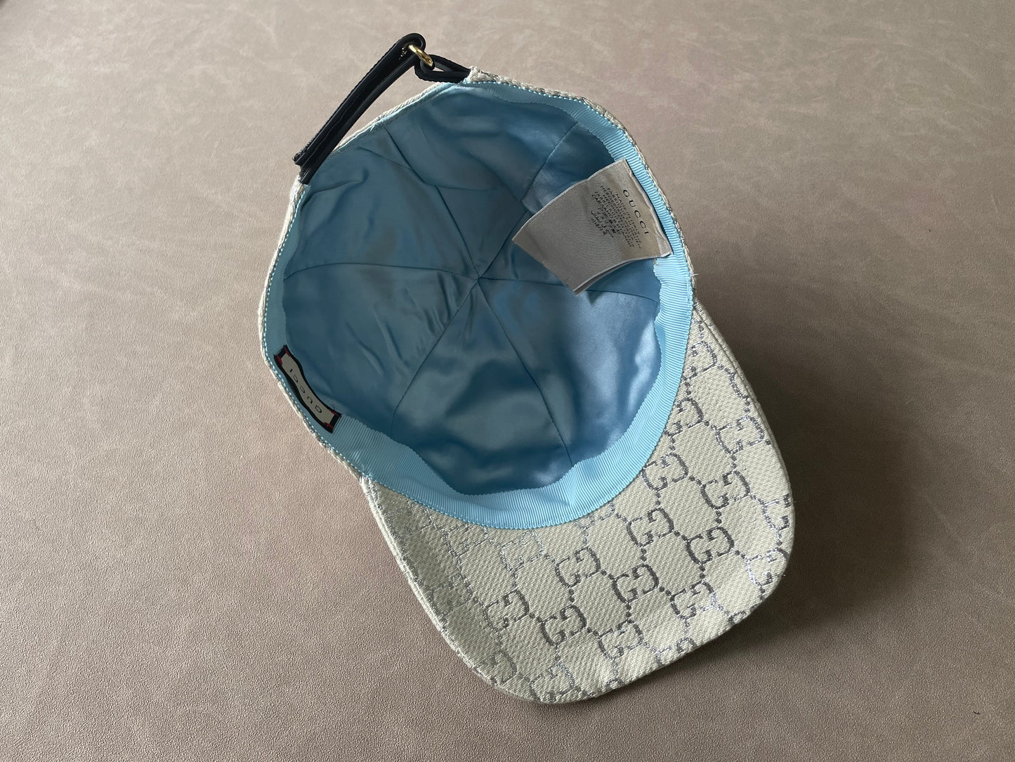 Wavve/Gucci hat