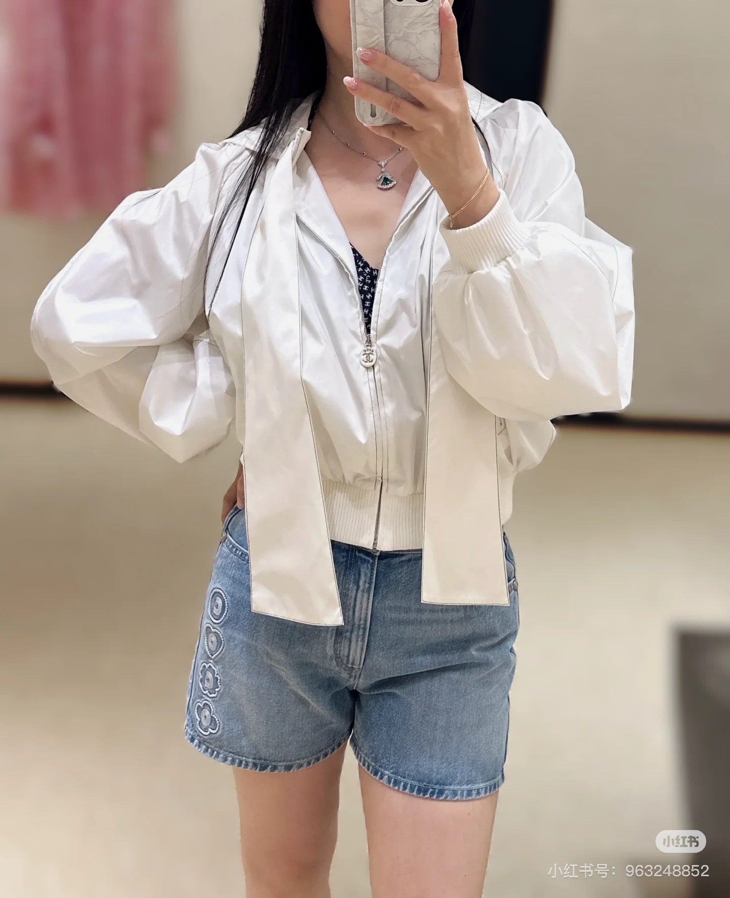 타지아 / 샤넬 25coco 비치 자수 데님 반바지