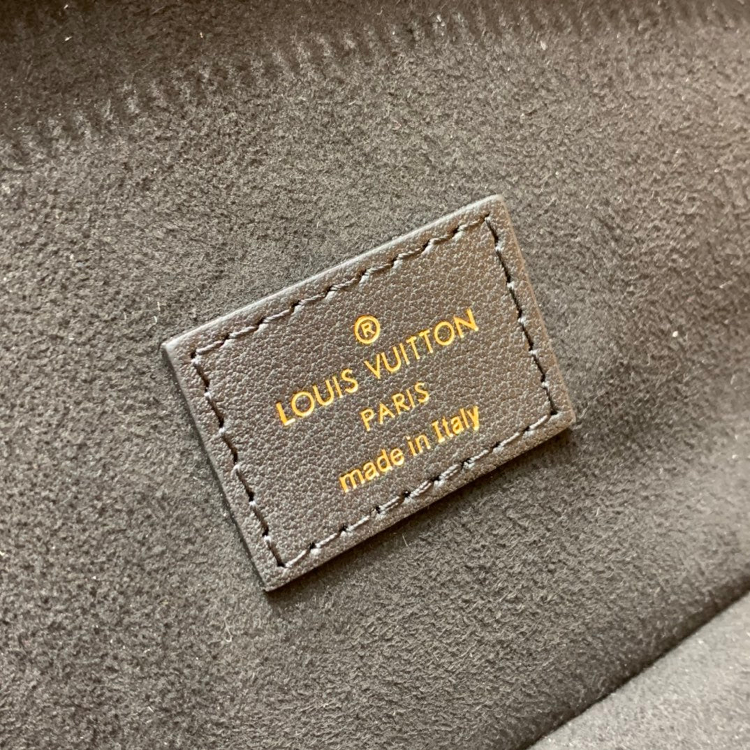 OC Factory/Louis Vuitton Square Bag