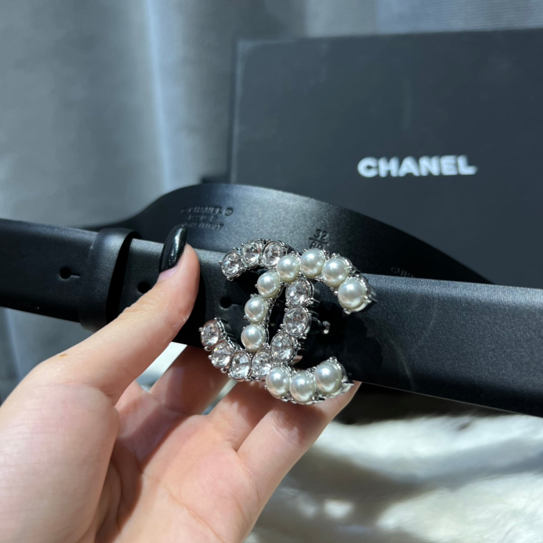 Women's Chanel belt