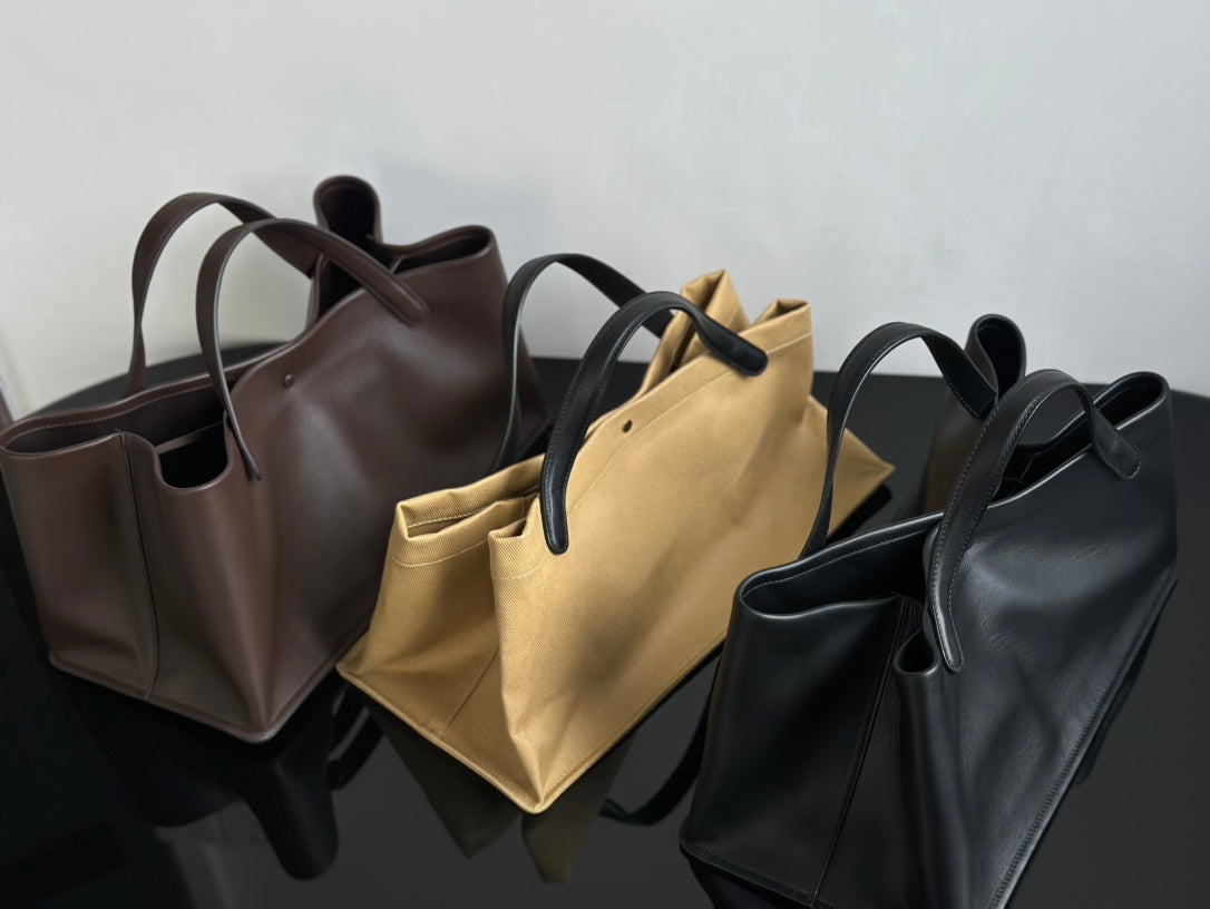 Two factories / The Row canvas bag