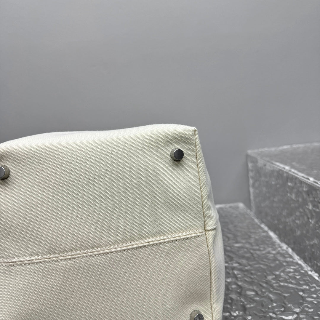 KATA / The Row Canvas Water Bottle Bag