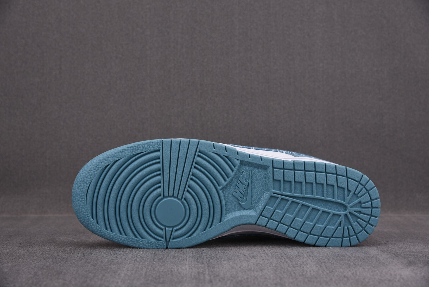 S2/Nike Men's Sneakers
