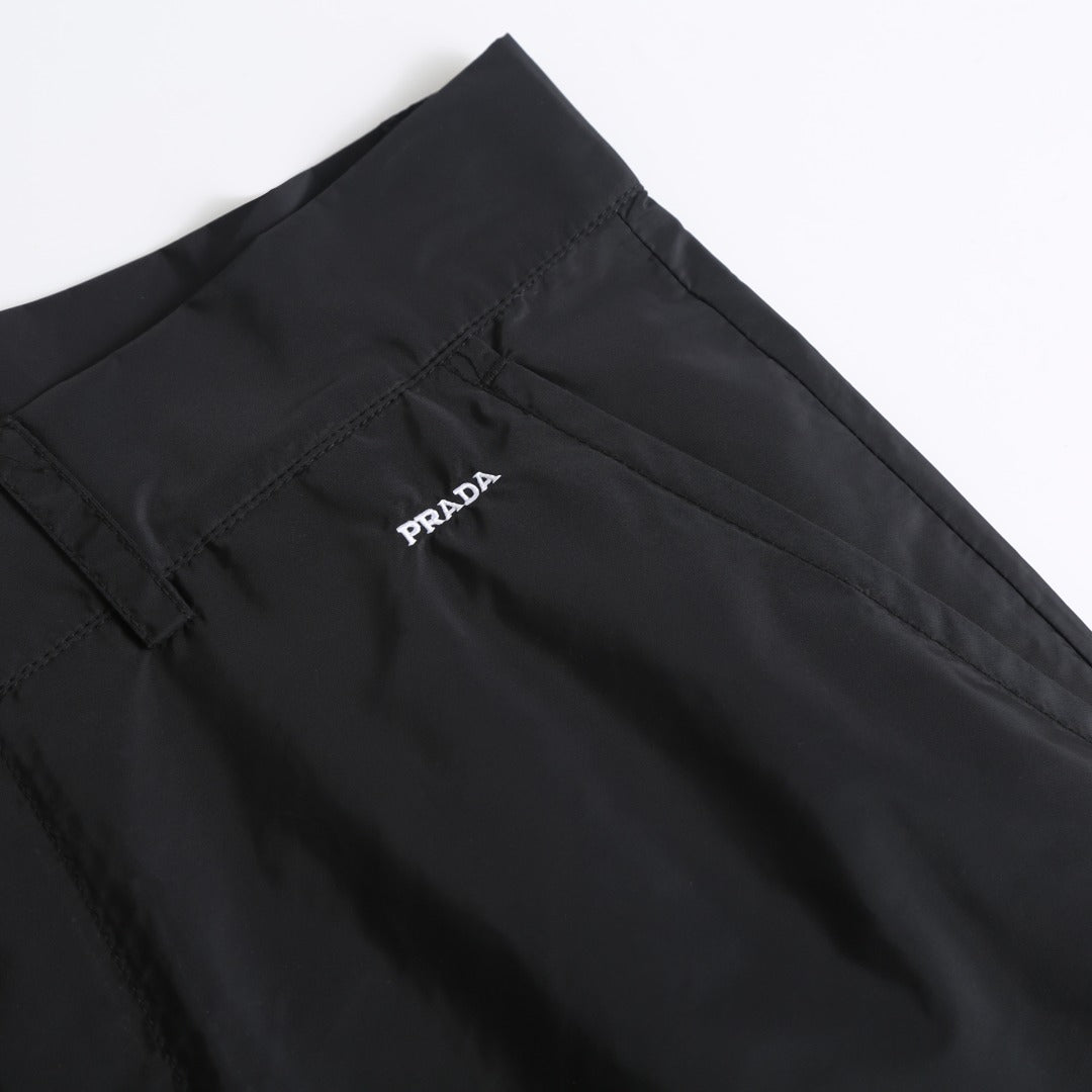 주말QZ / 프라다 레터링 자수 나일론 팬츠