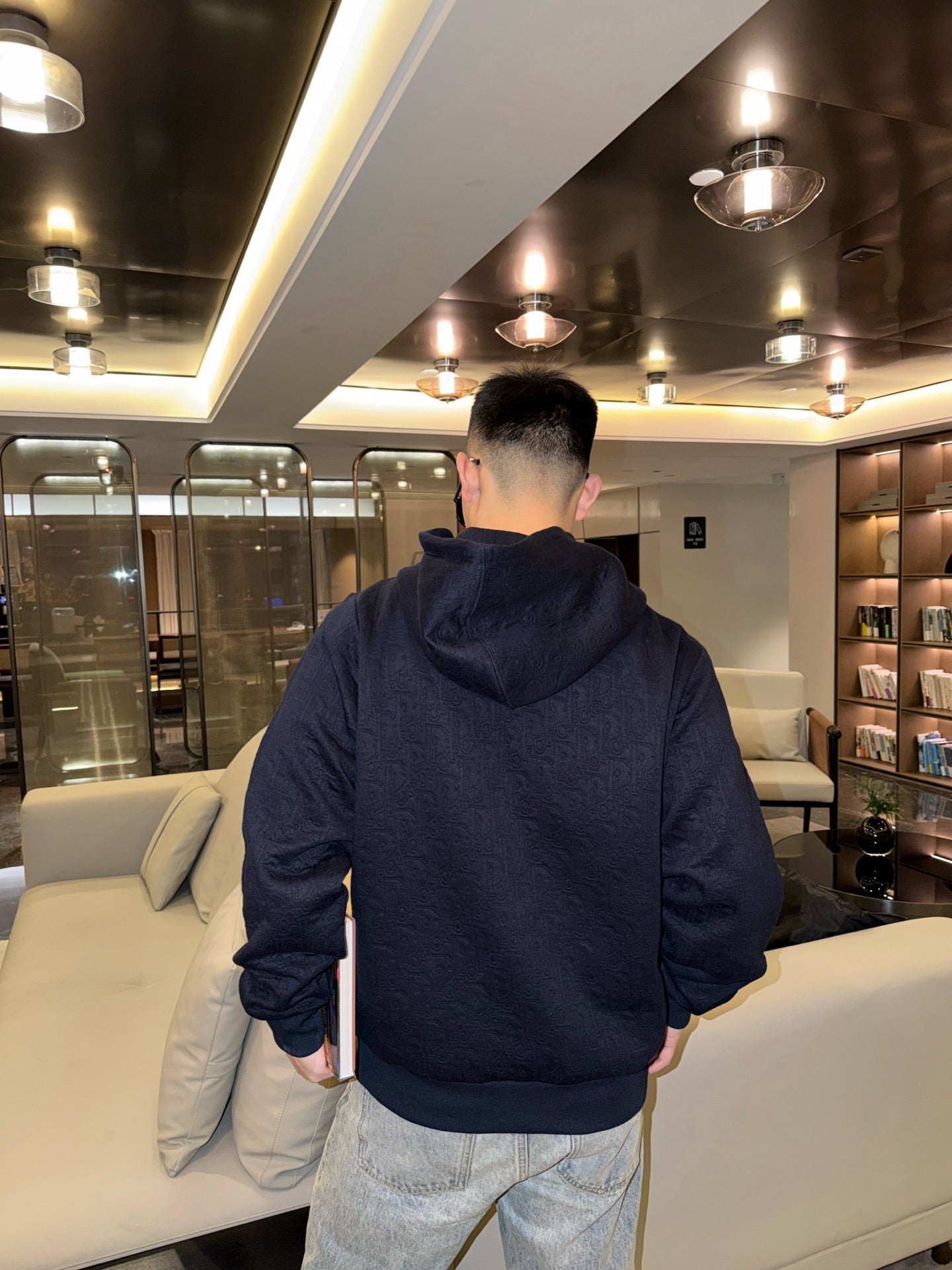 주말QZ / 디올 전체 프린트 레터링 후드티