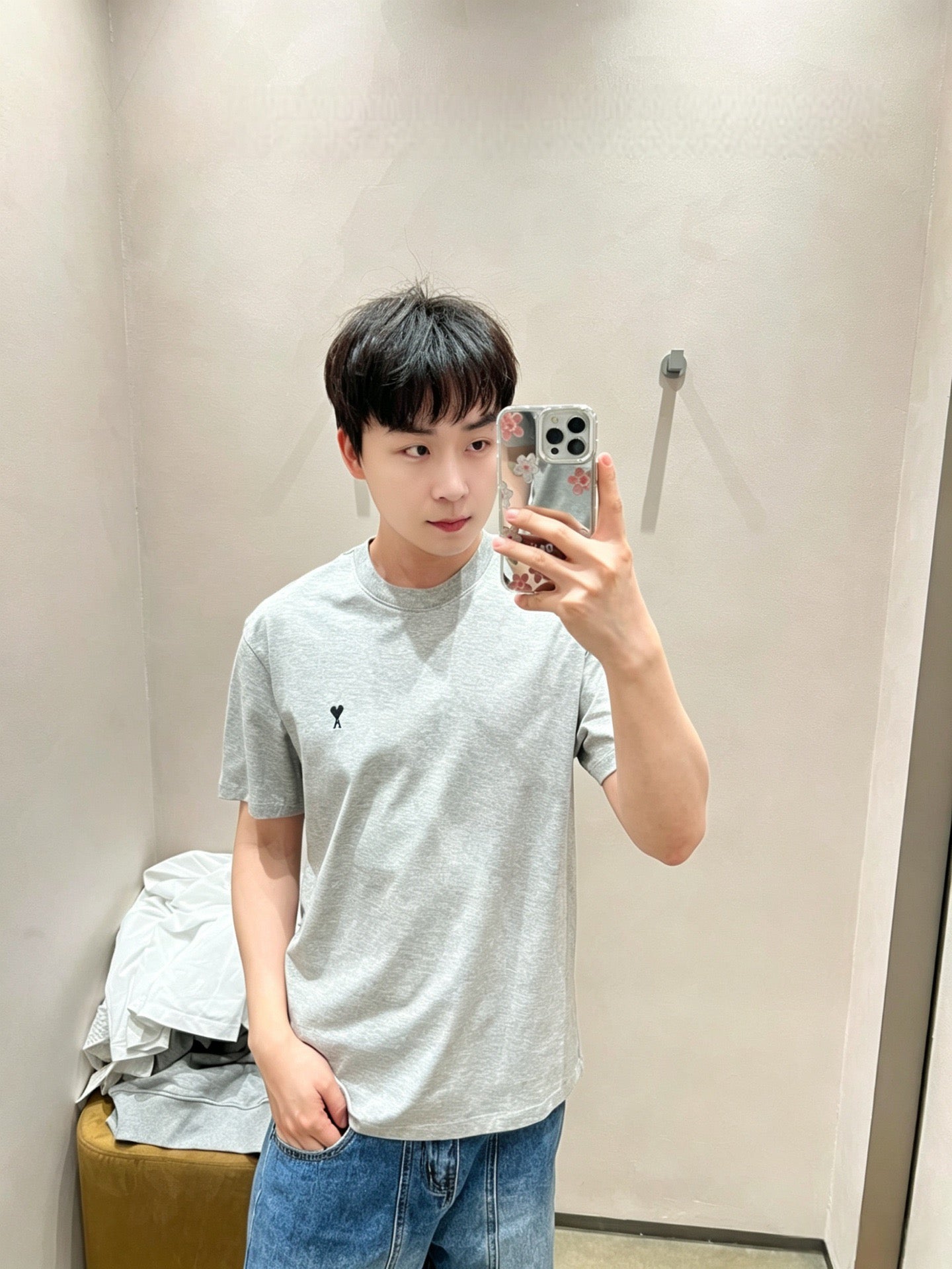 주말QZ / 아미 파리 자수 반팔 티셔츠