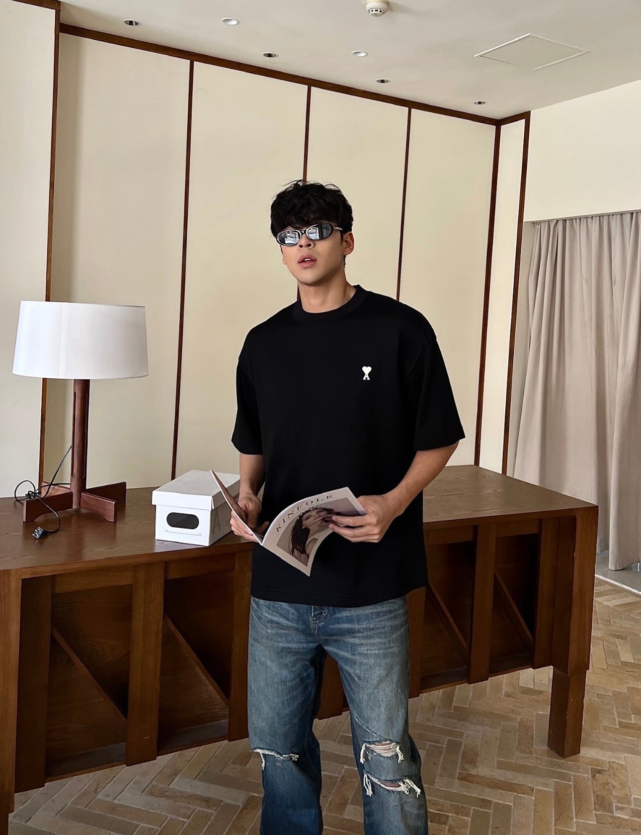 주말QZ / 아미 파리 자수 반팔 티셔츠