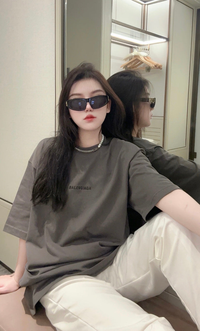 주말QZ / 발렌시아가 레터링 자수 반팔 티셔츠