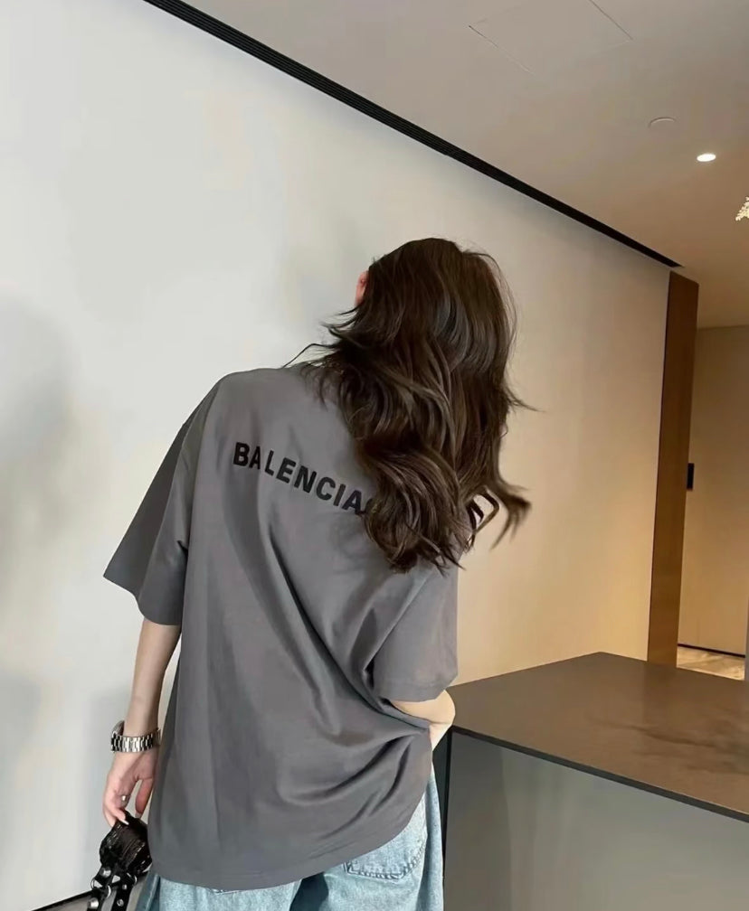 주말QZ / 발렌시아가 레터링 자수 반팔 티셔츠