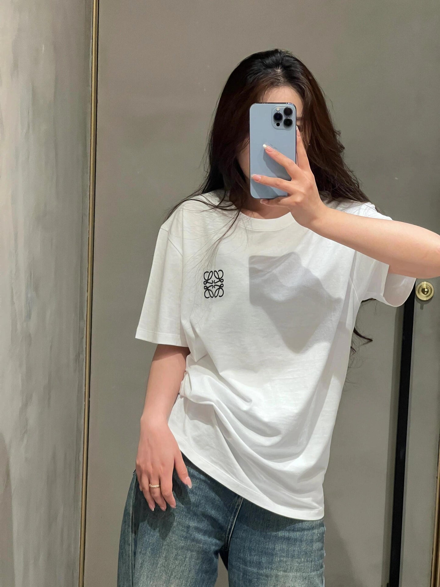 주말QZ / 로에베 자수 라운드넥 티셔츠