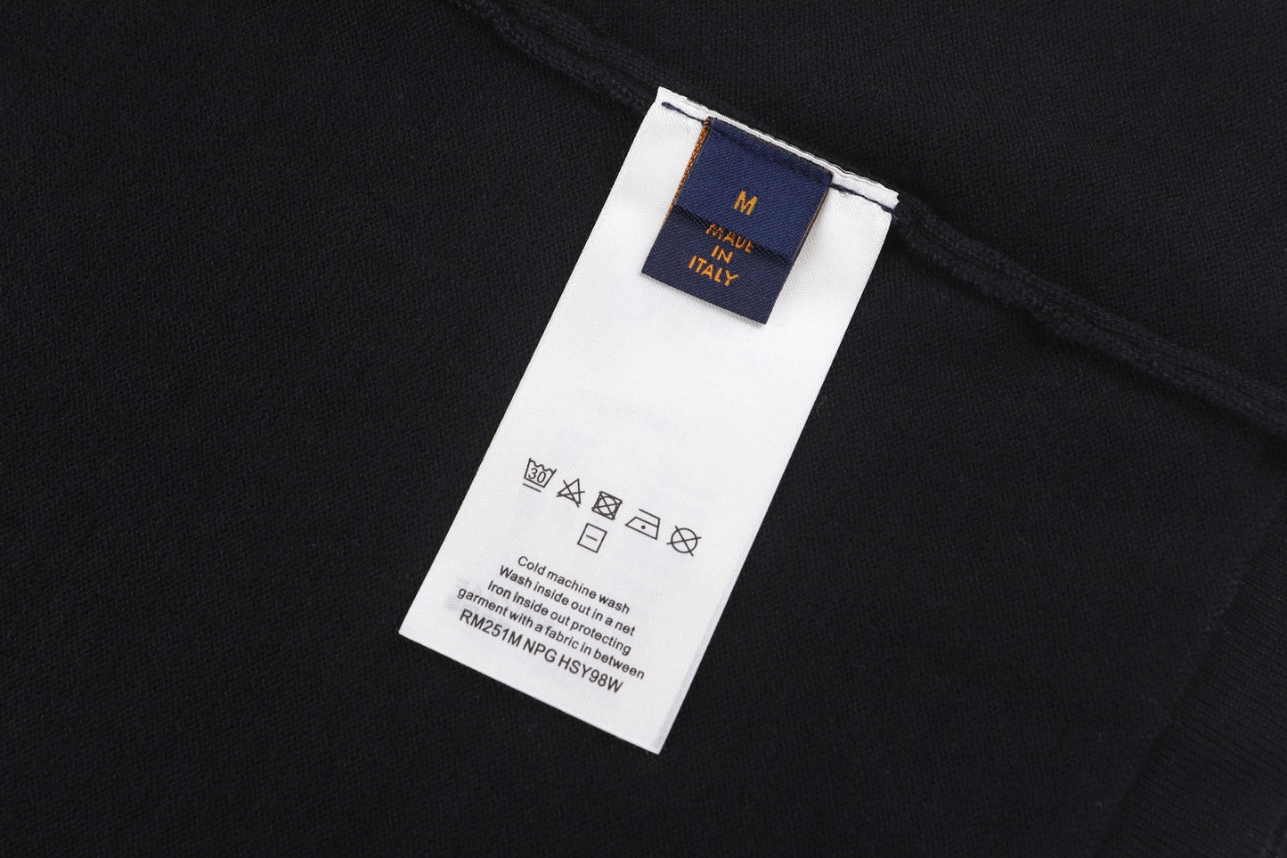 주말QZ / 루이비통 로고 단추 폴로 셔츠
