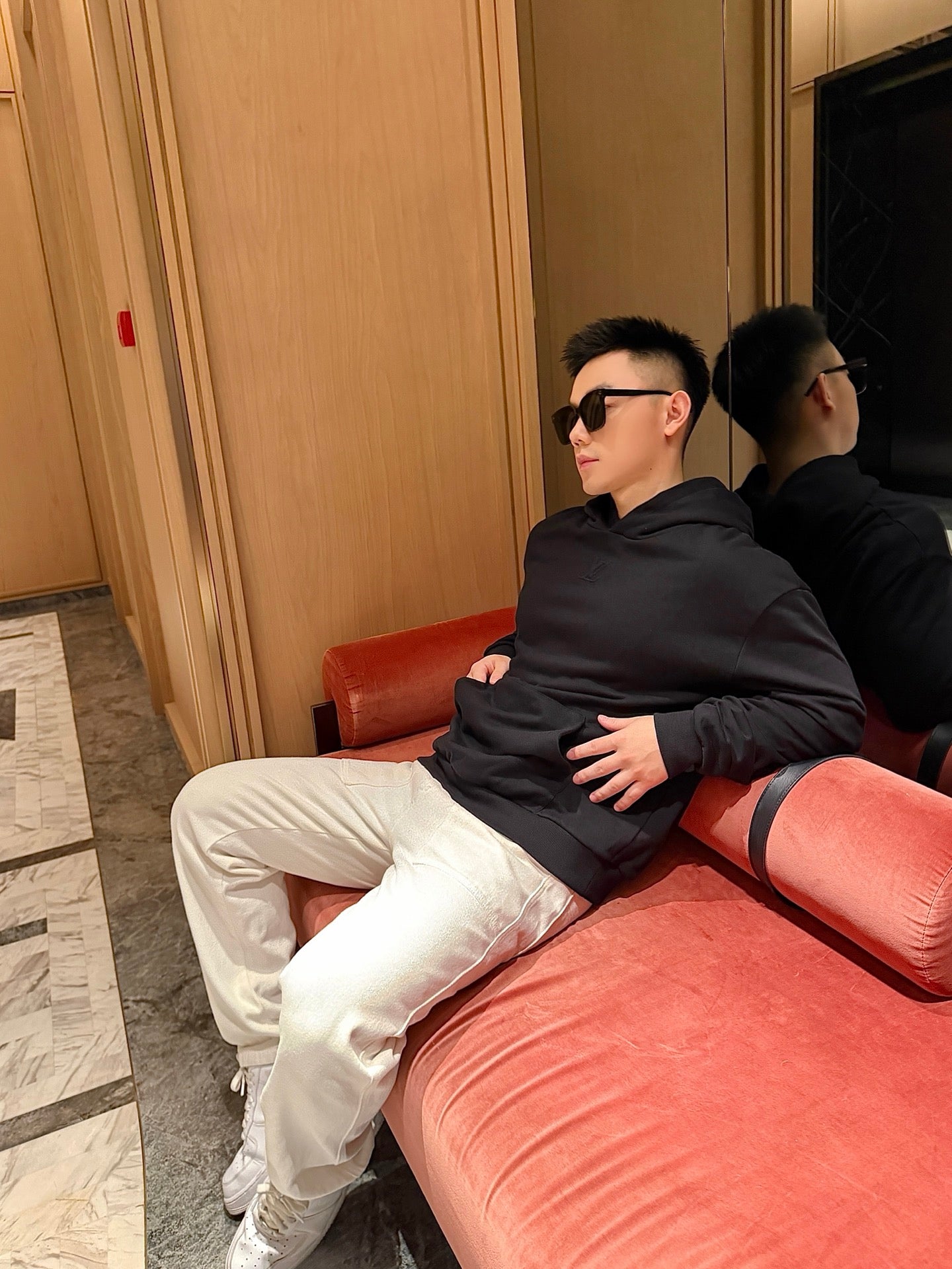 주말QZ / 루이비통 로고 면 후디