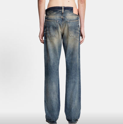 주말QZ / 아크네스튜디오 워싱 지퍼 데님 팬츠