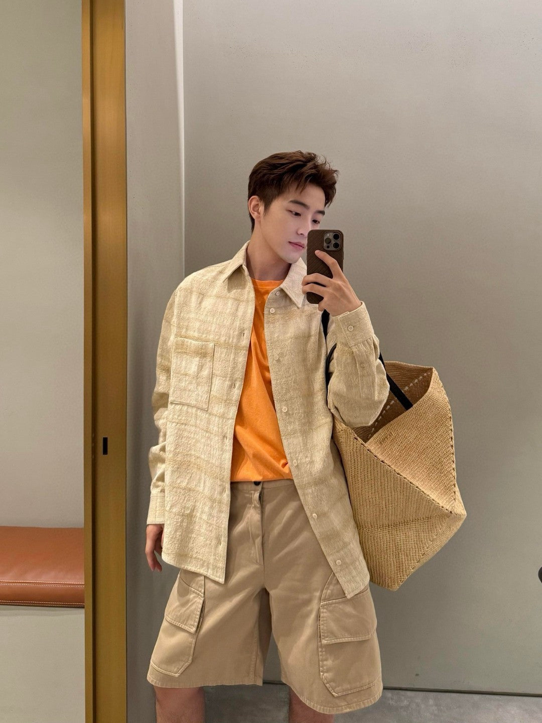 주말QZ / 로에베 자수 데님 셔츠