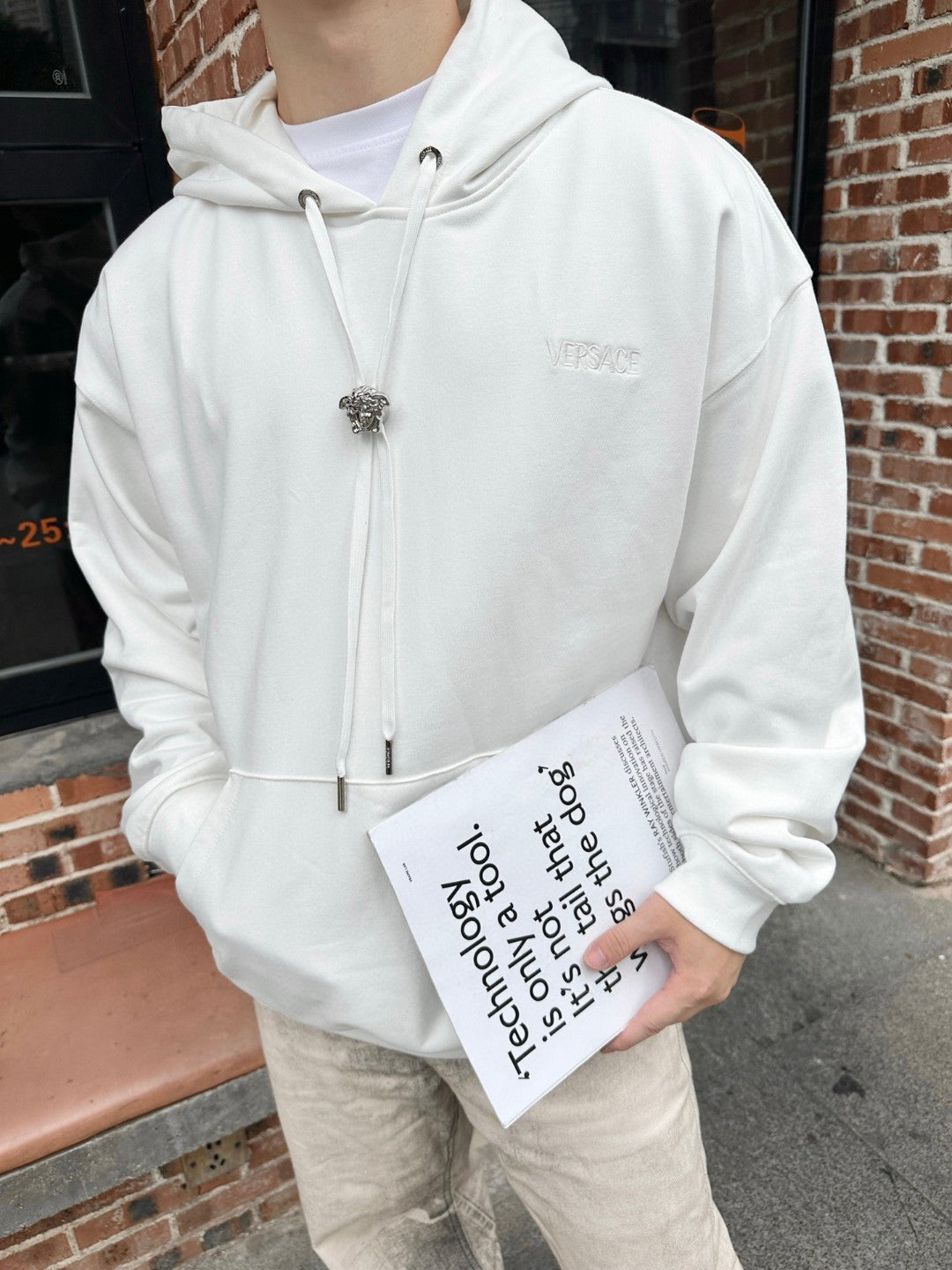 주말QZ / 베르사체 레터링 자수 긴팔 후디