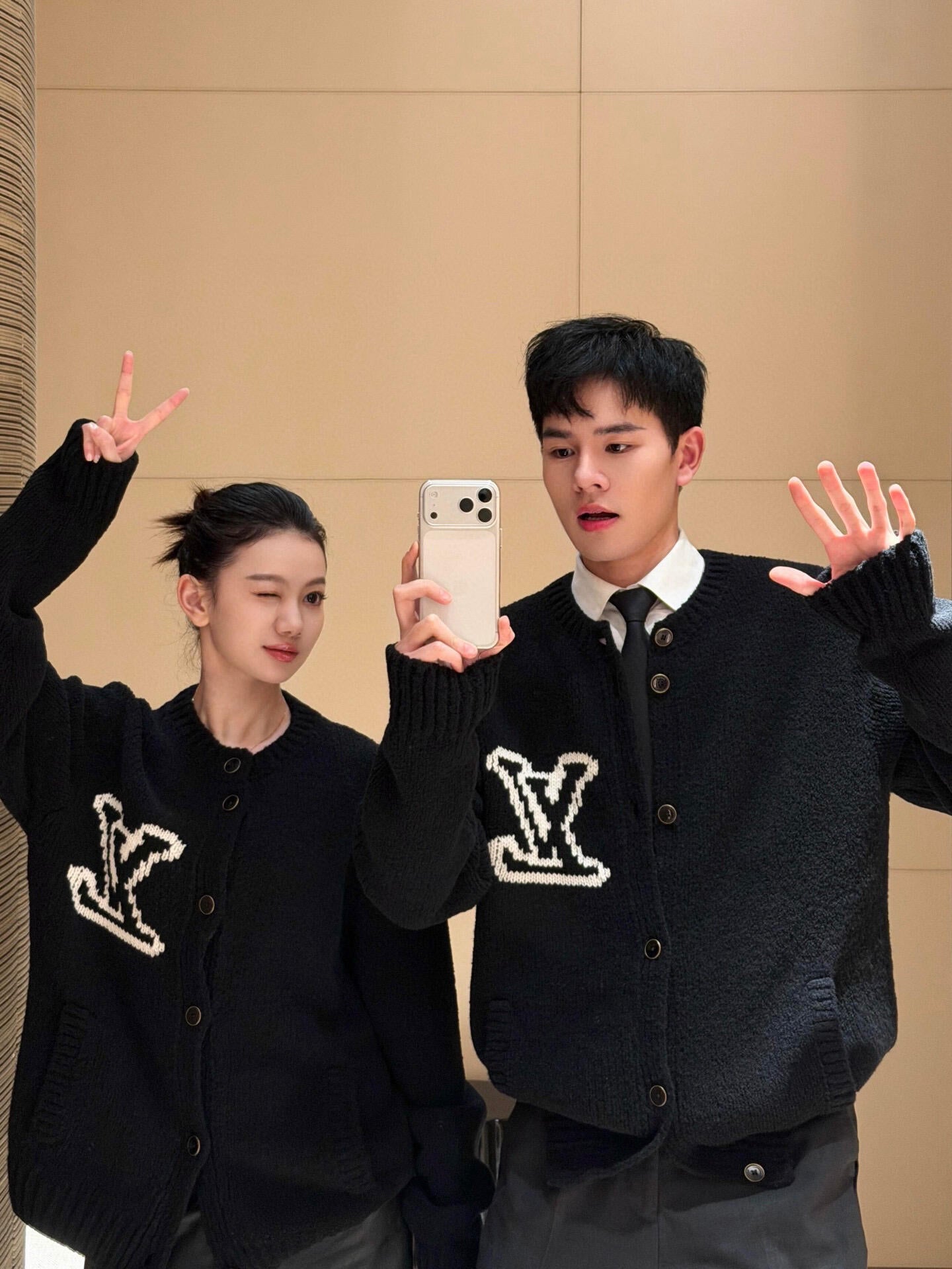 주말QZ / 루이비통 울 가디건