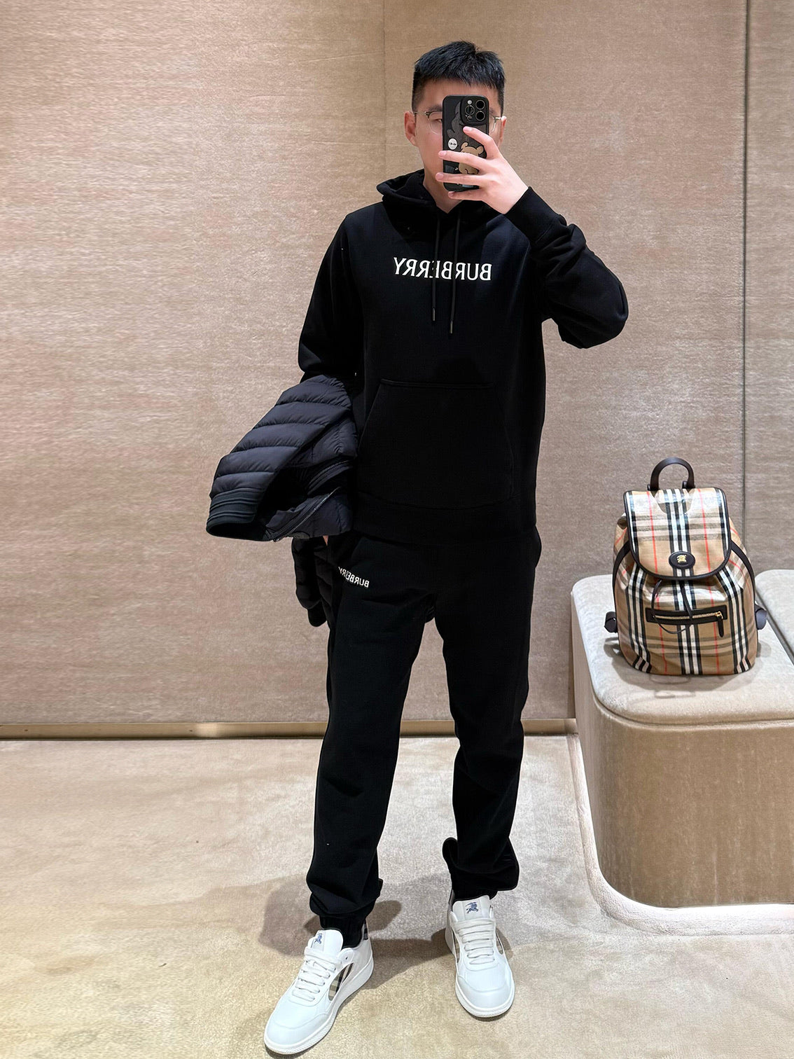 주말QZ / 버버리 로고 자수 면 후드 맨투맨
