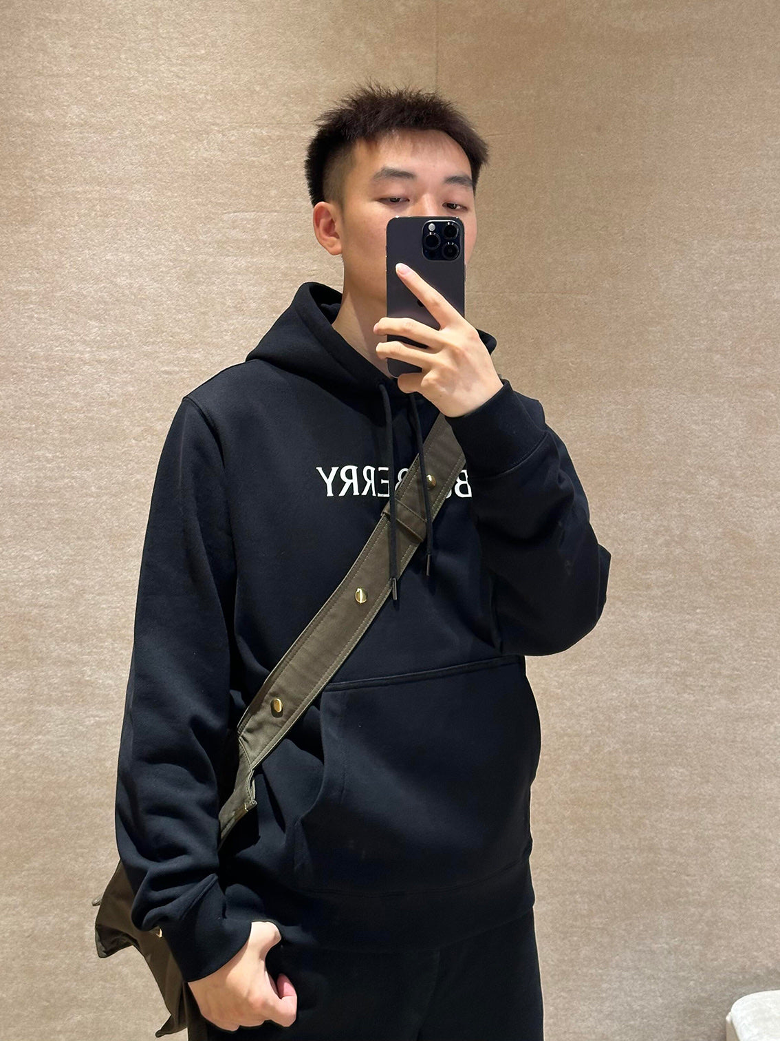주말QZ / 버버리 로고 자수 면 후드 맨투맨