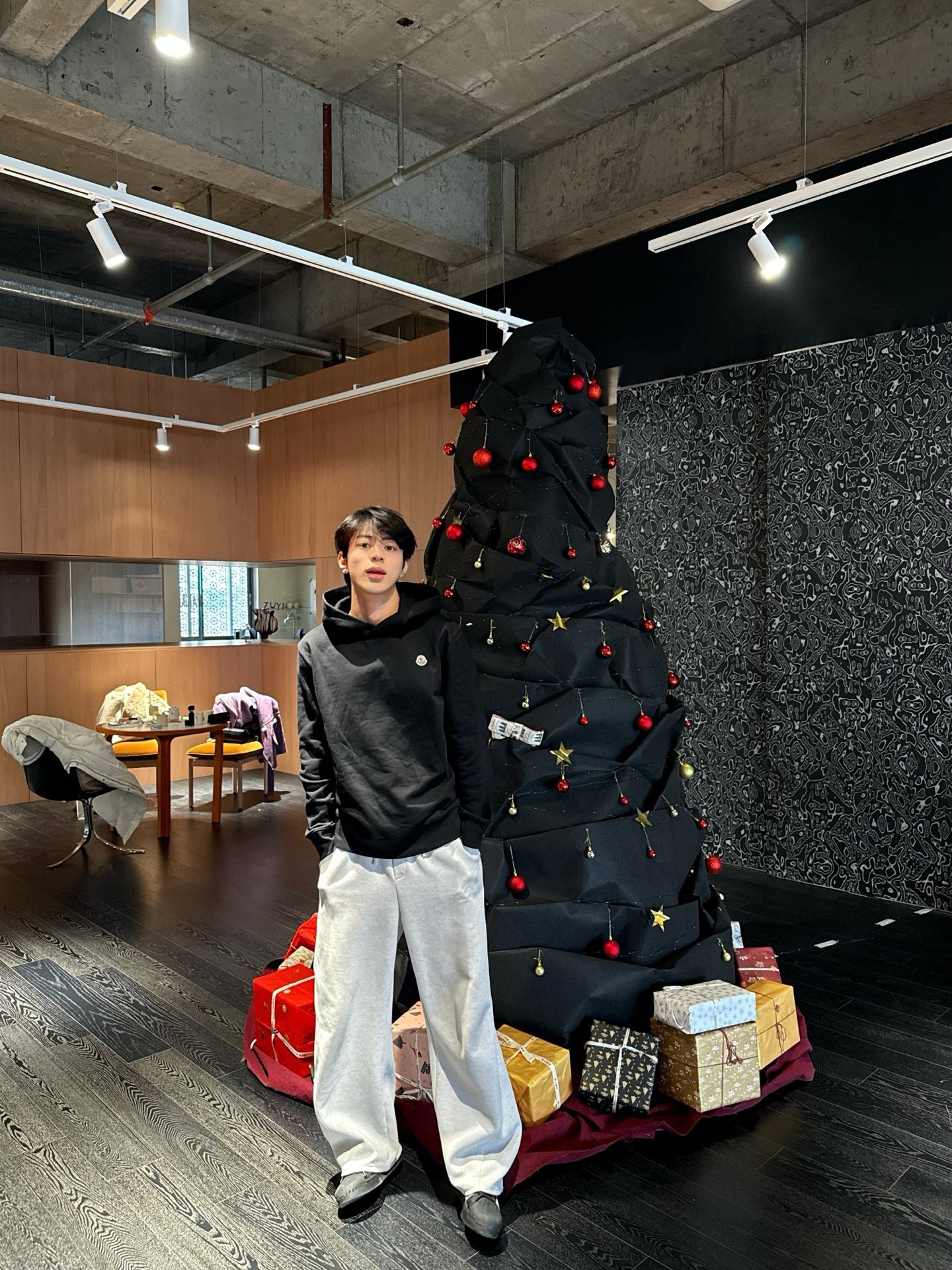 주말QZ / 몽클레르 후드 긴팔 맨투맨