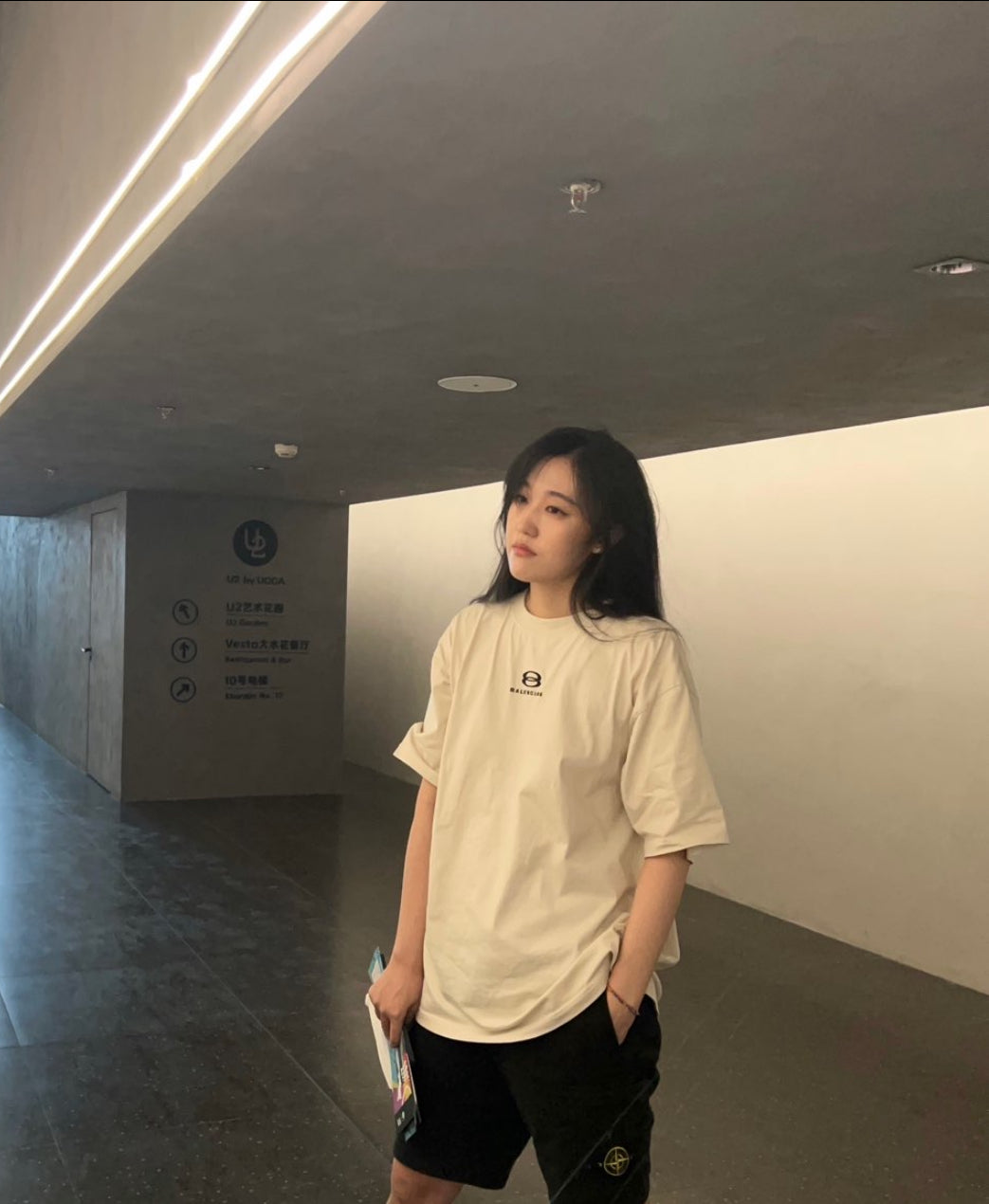 주말QZ / 발렌시아가 로고 자수 반팔 티셔츠