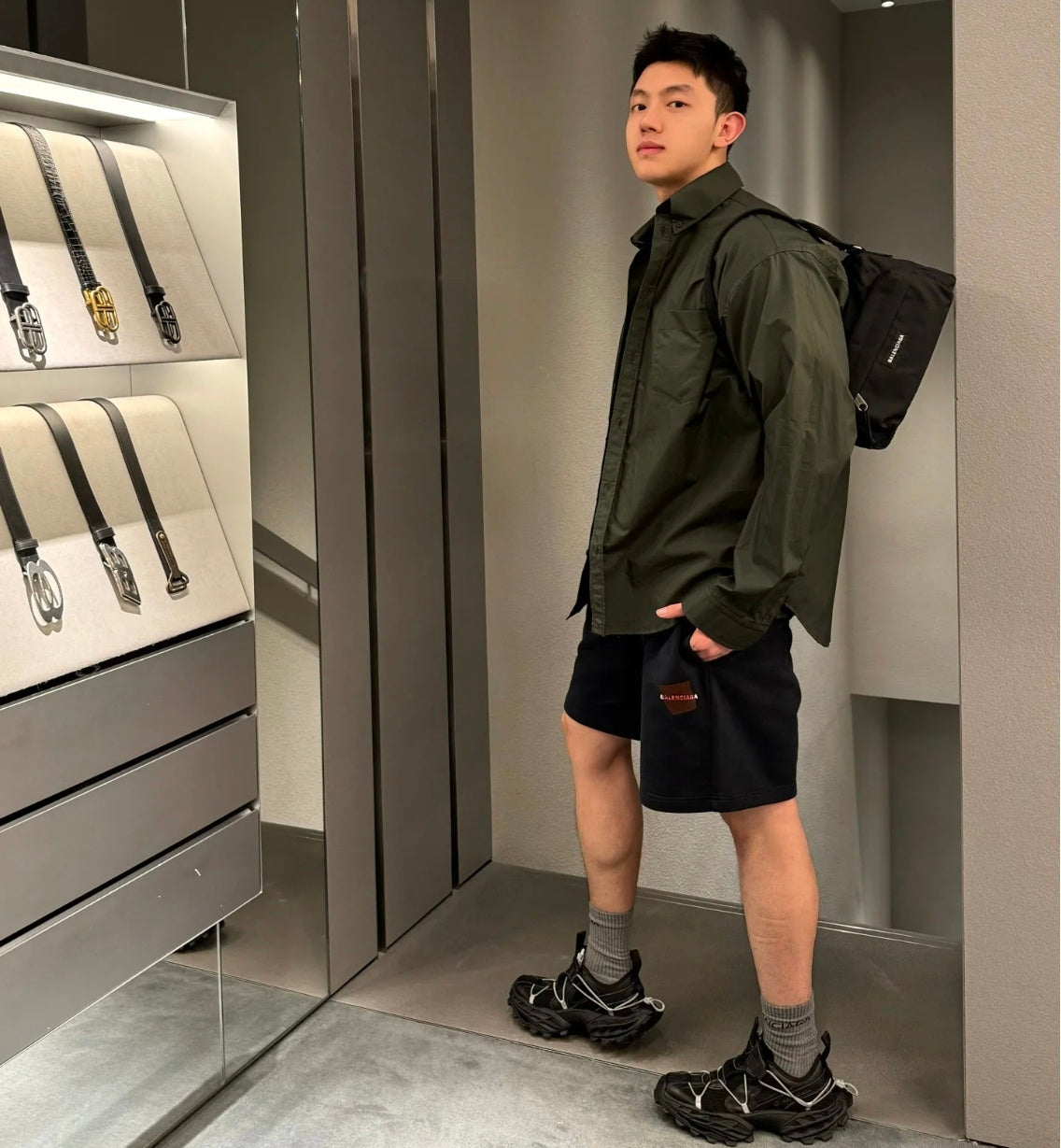 BVG / 발렌시아가 반바지
