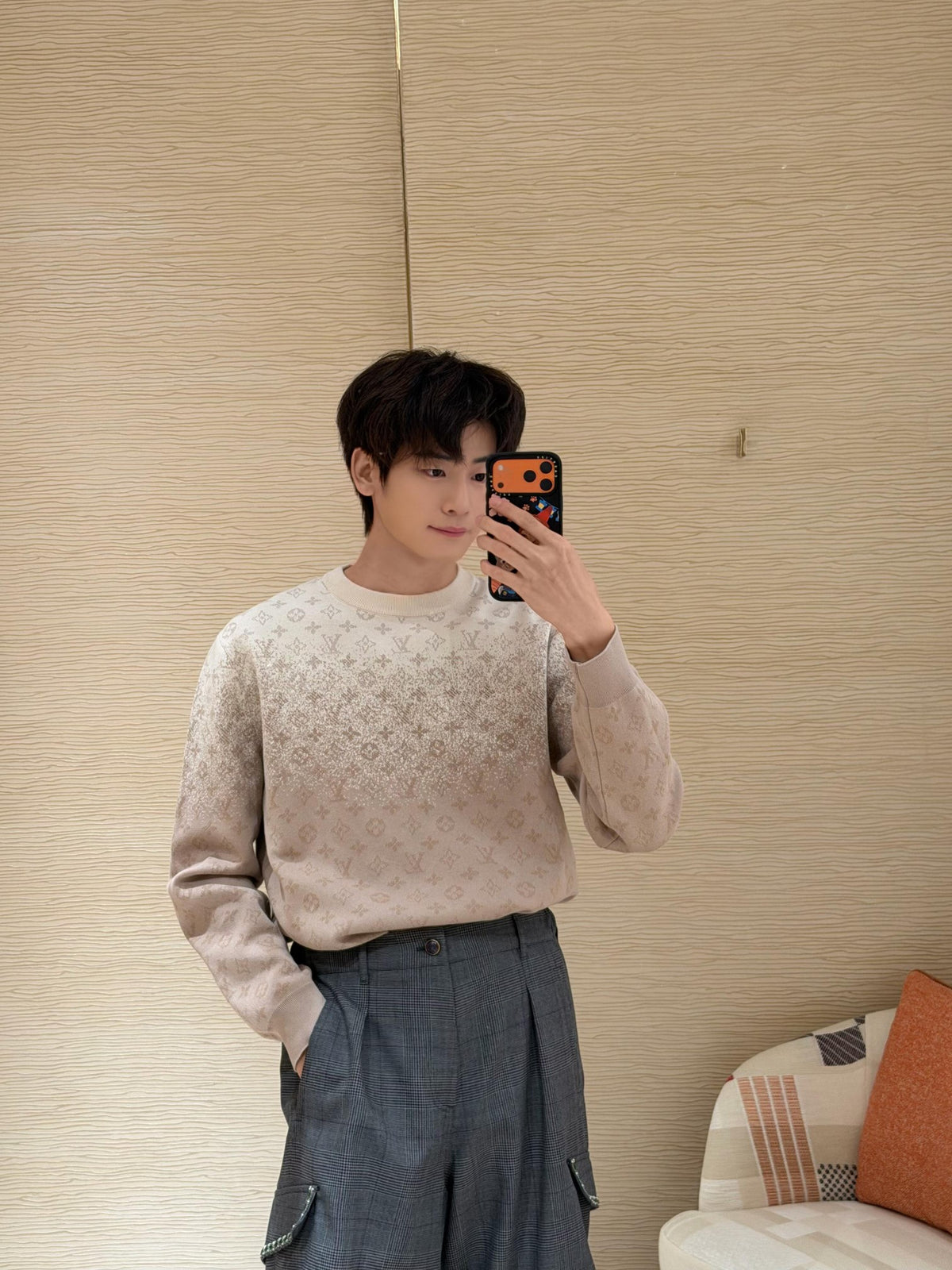 BVG / 루이비통 긴팔 니트