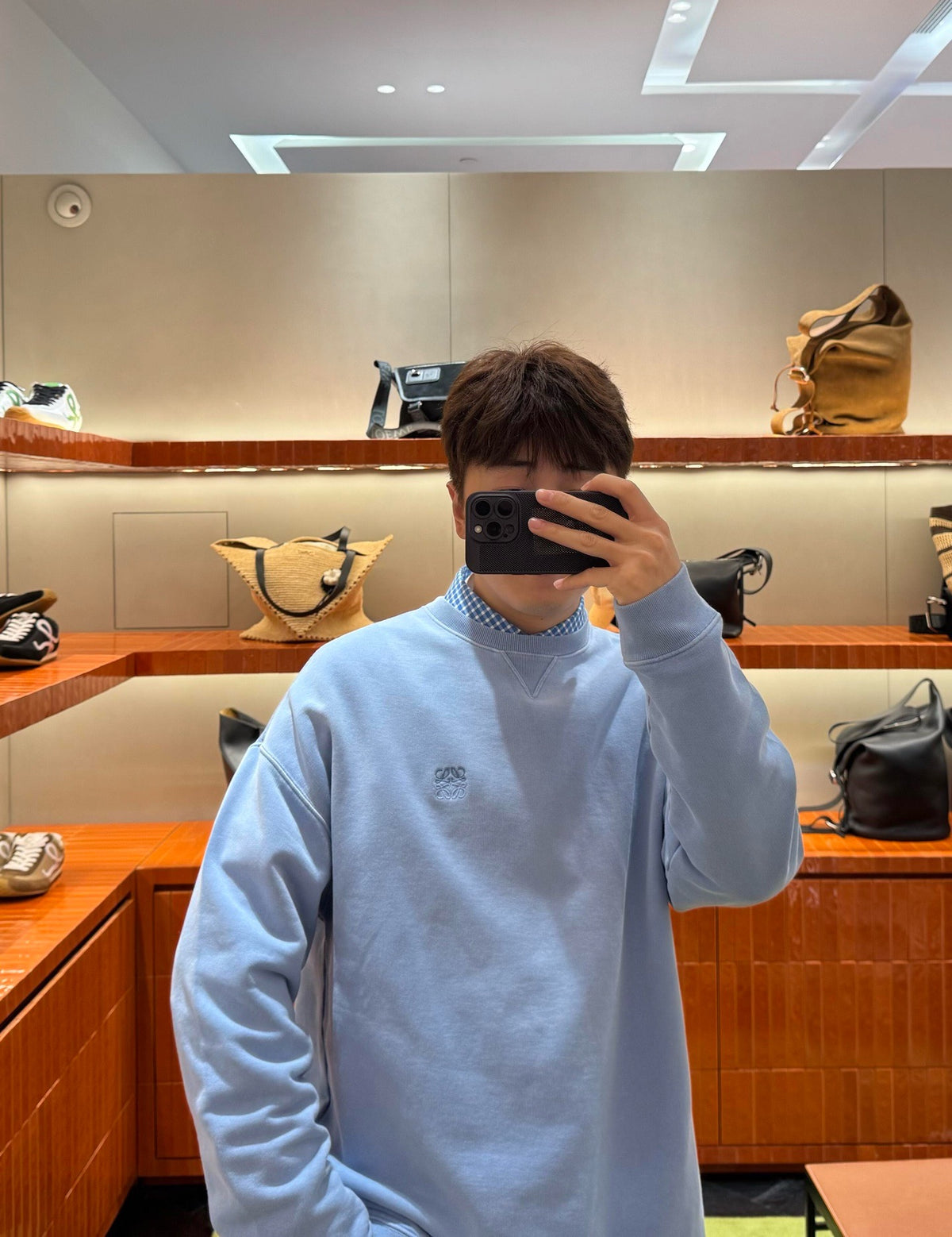 주말QZ / 로에베 자수 맨투맨