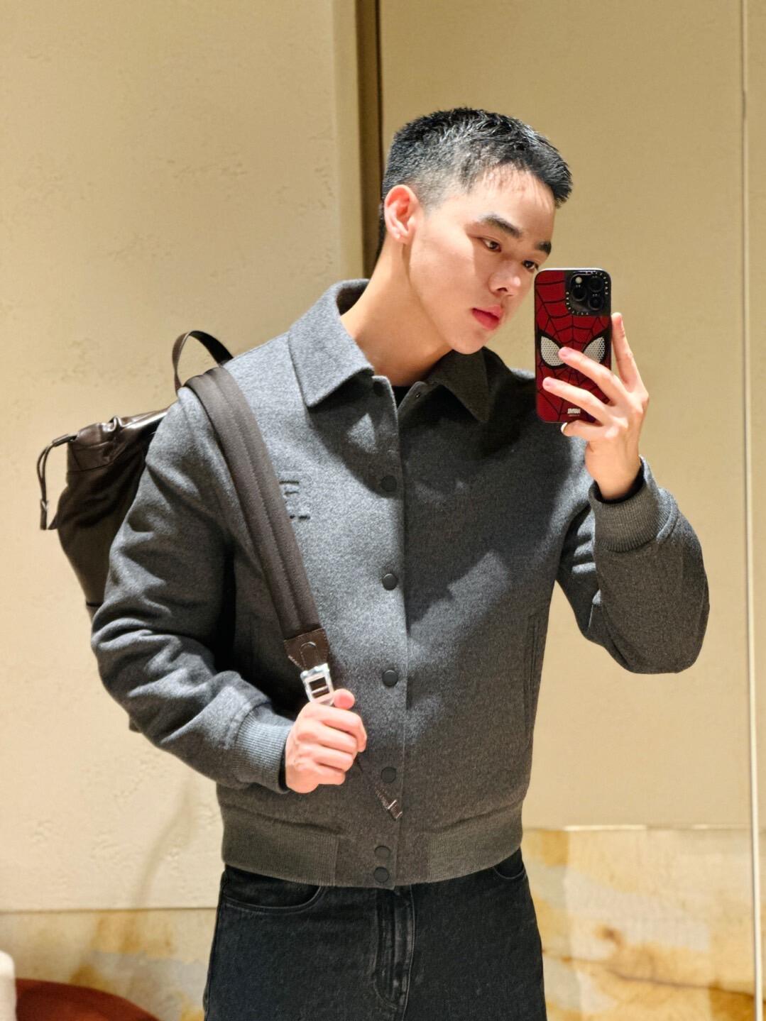 주말QZ / 펜디 엠보싱 울 자켓