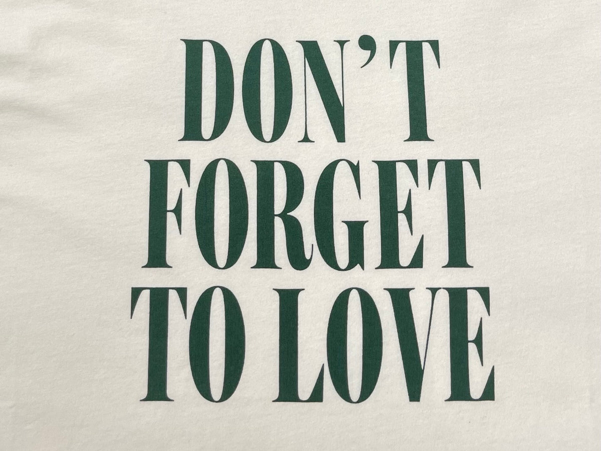BVG / 아미 파리  컬러대비 자수 반팔 티셔츠