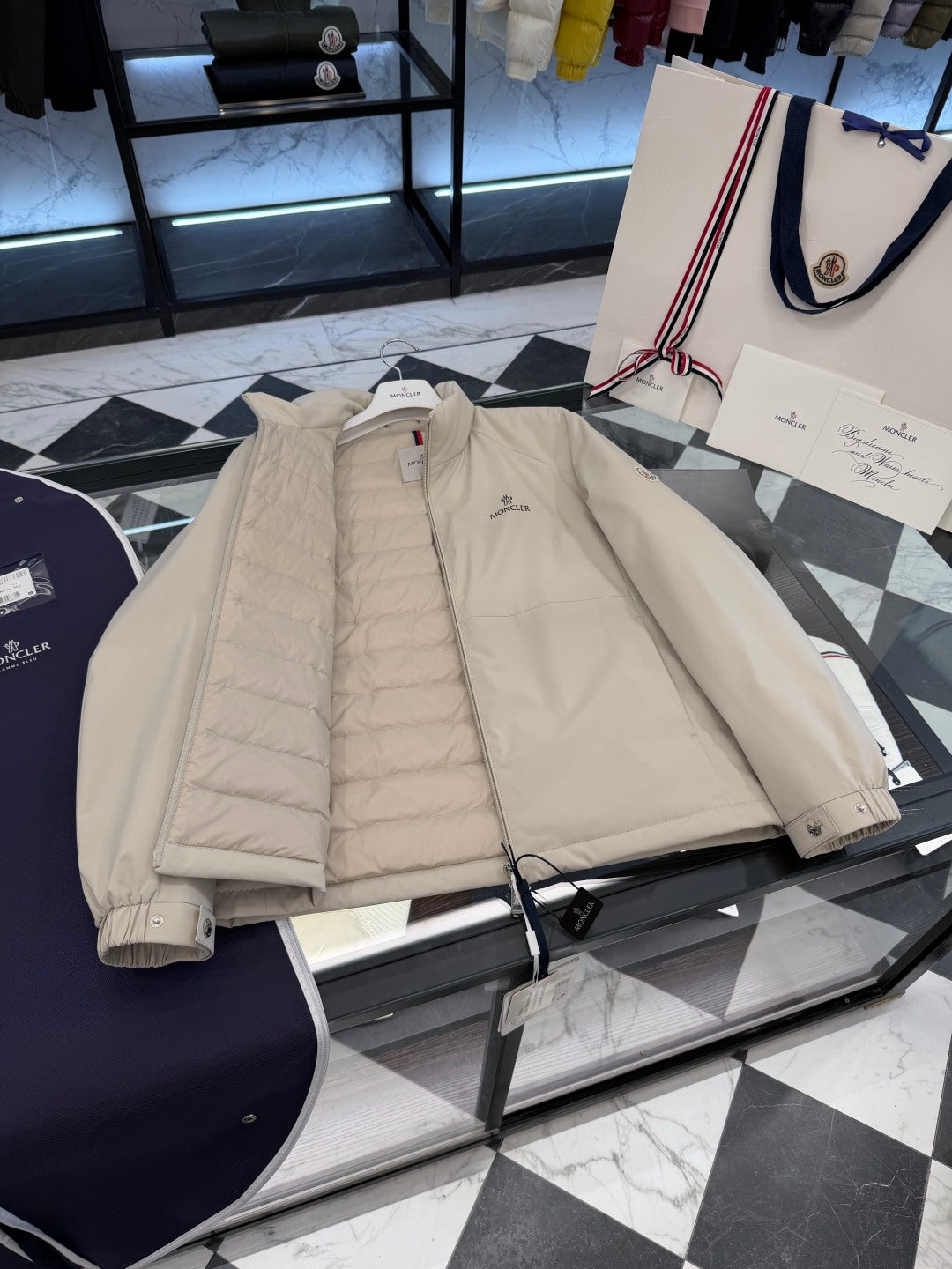 BVG / 몽클레르  경량 다운 자켓