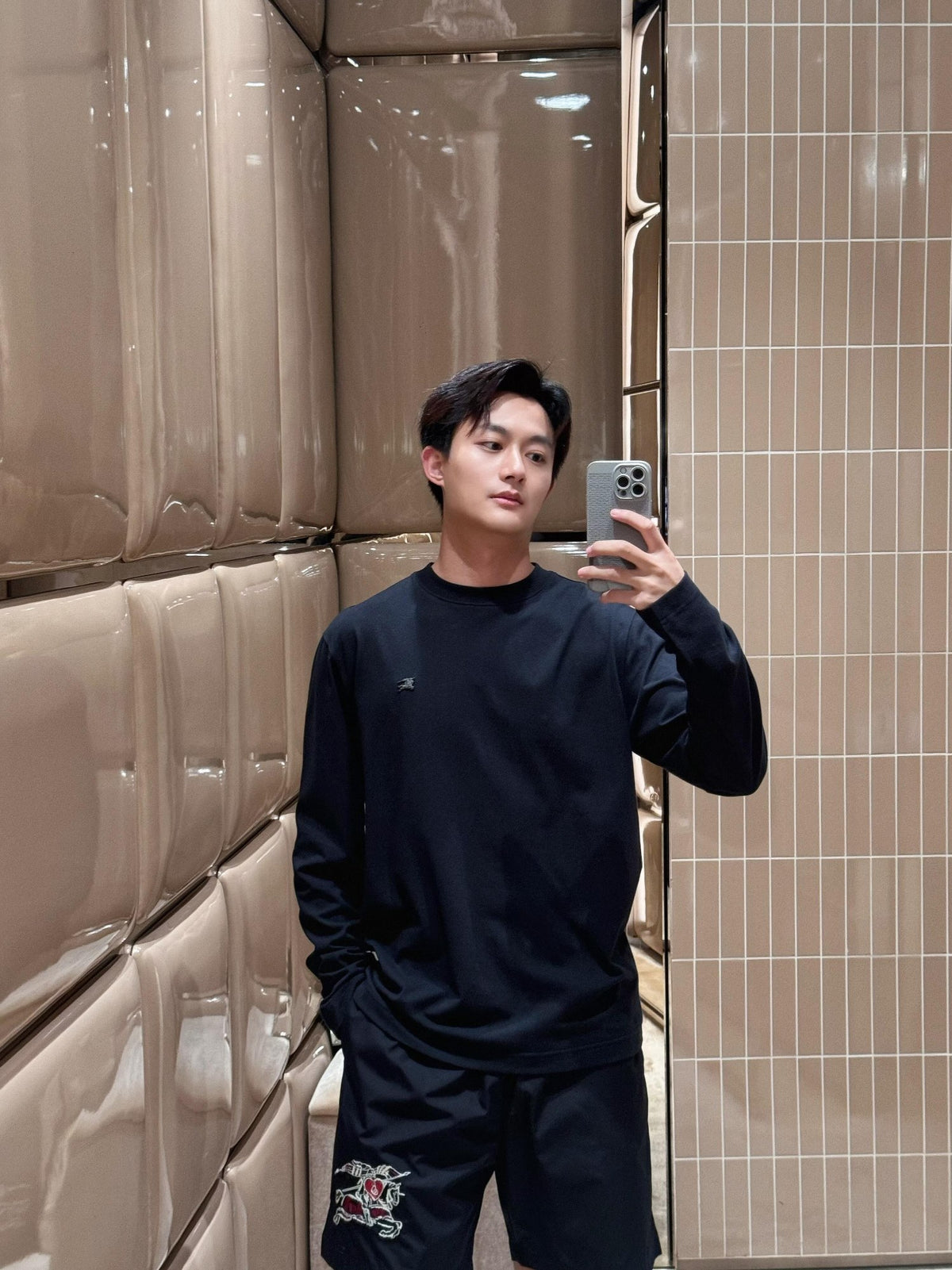 BVG / 버버리  라운드넥 긴팔 티셔츠