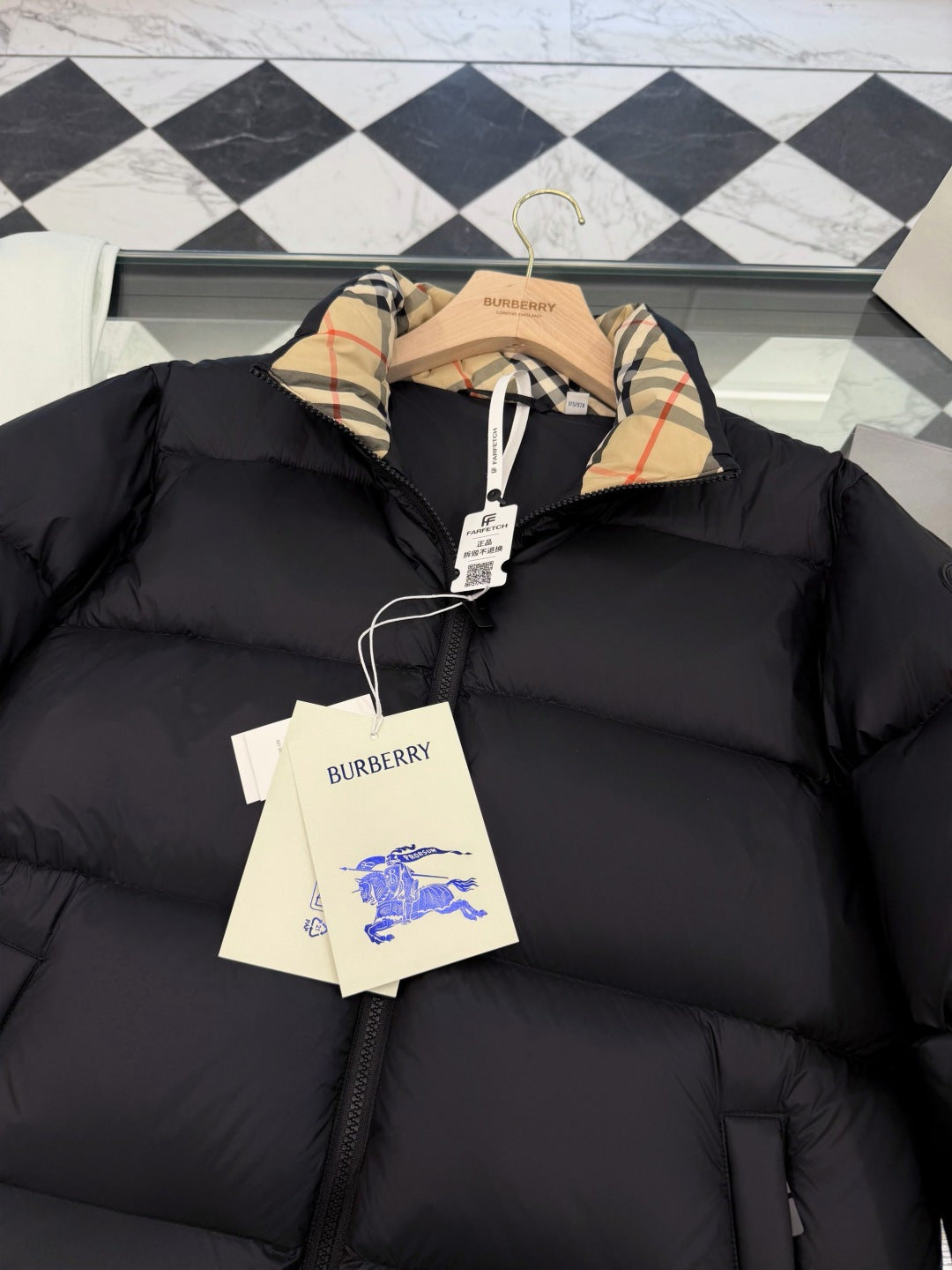 BVG / 버버리  체크 칼라 다운 자켓