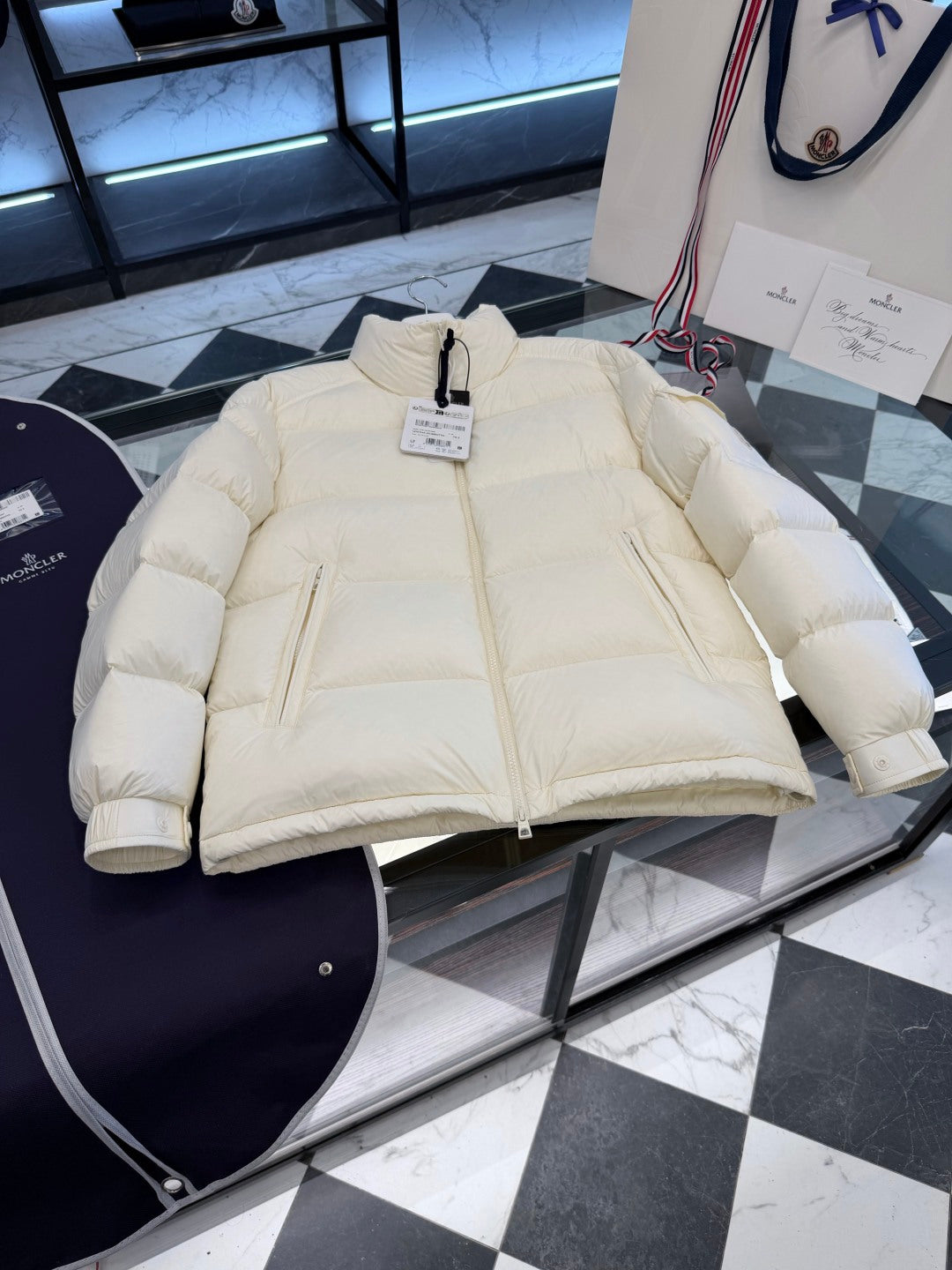 BVG / 몽클레르  만칼라 숏 다운 자켓