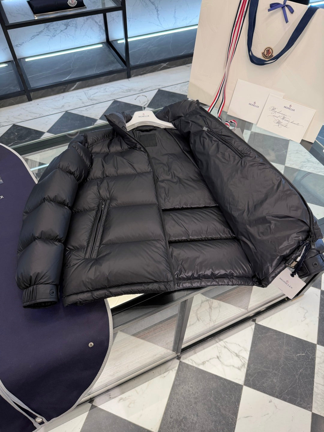 BVG / 몽클레르  만칼라 숏 다운 자켓