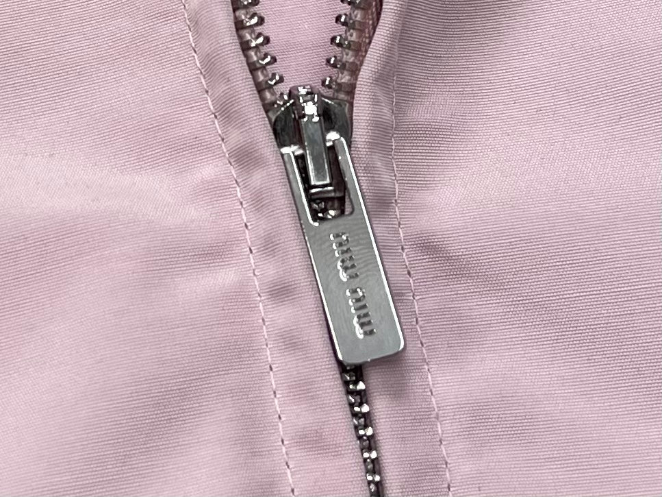 BVG / 미우미우  칼라 지퍼 자켓