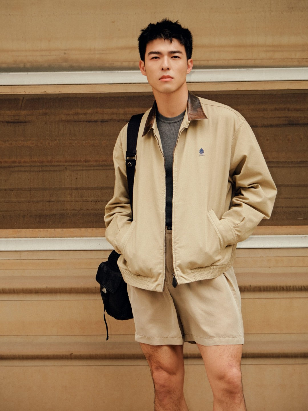 BVG / 프라다  자수 가죽 칼라 지퍼 아우터