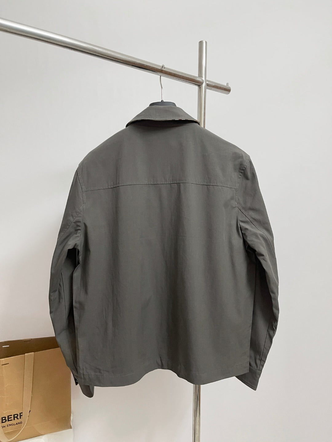 BVG / 버버리  체크 안감 카라 지퍼 재킷