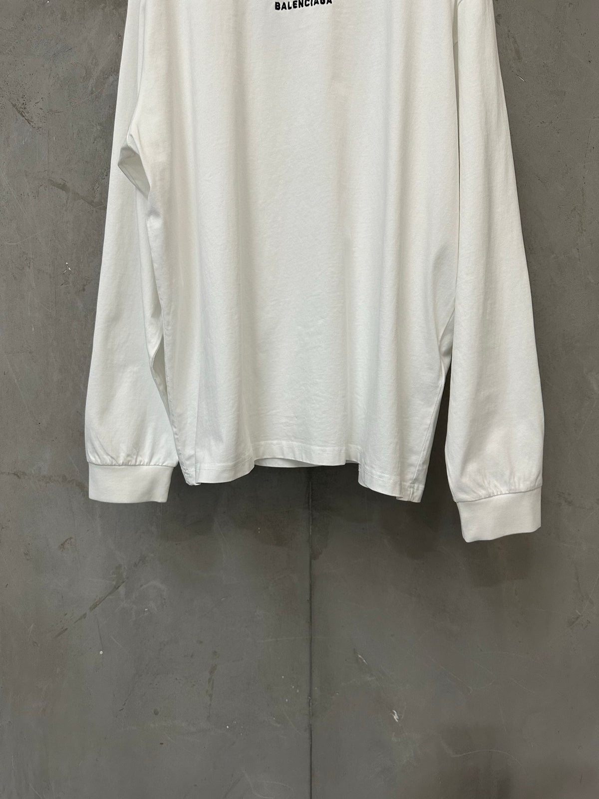 주말QZ / 발렌시아가  자수 긴팔 밴딩 티셔츠