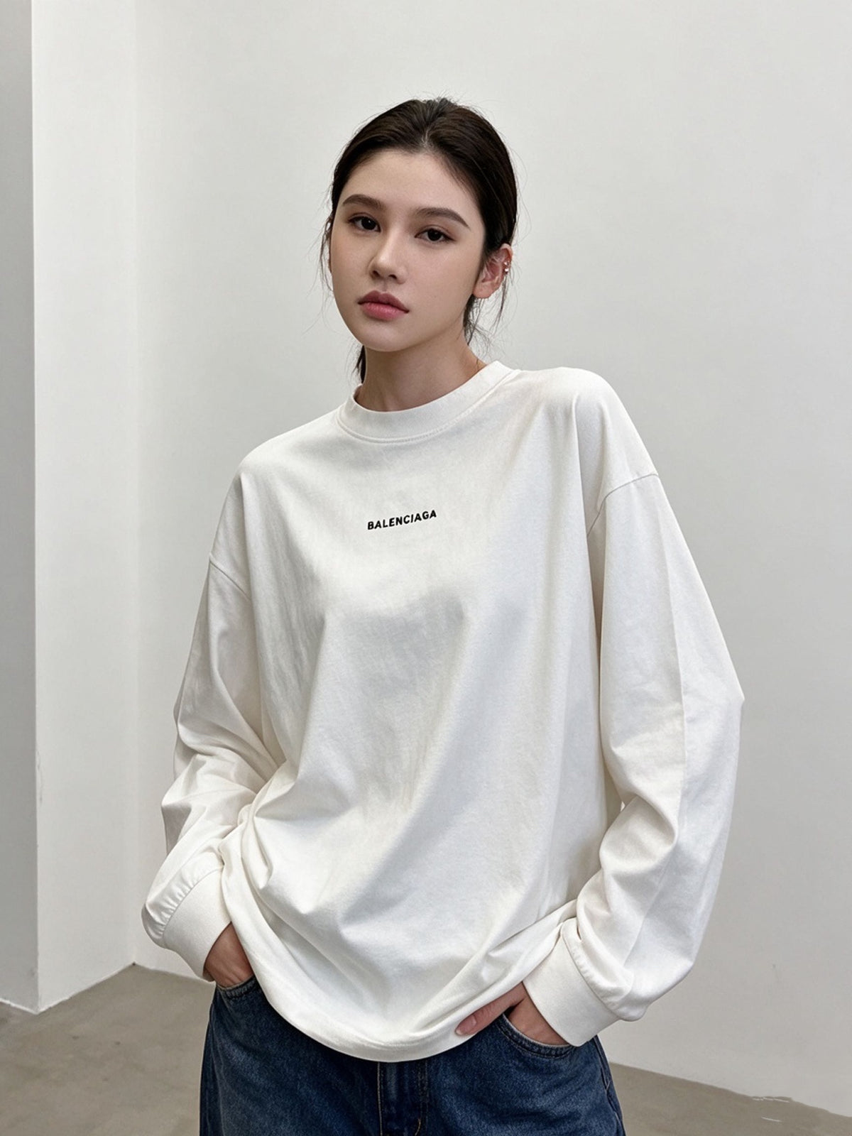주말QZ / 발렌시아가  자수 긴팔 밴딩 티셔츠