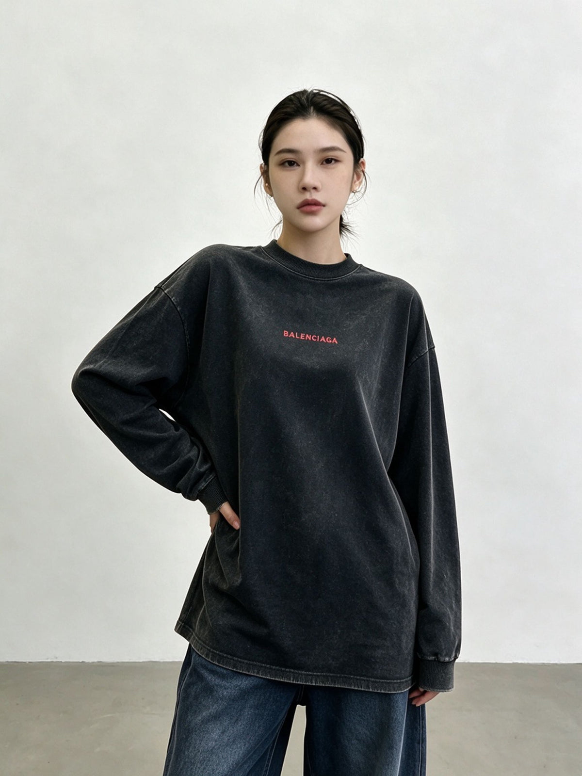 주말QZ / 발렌시아가  자수 긴팔 밴딩 티셔츠