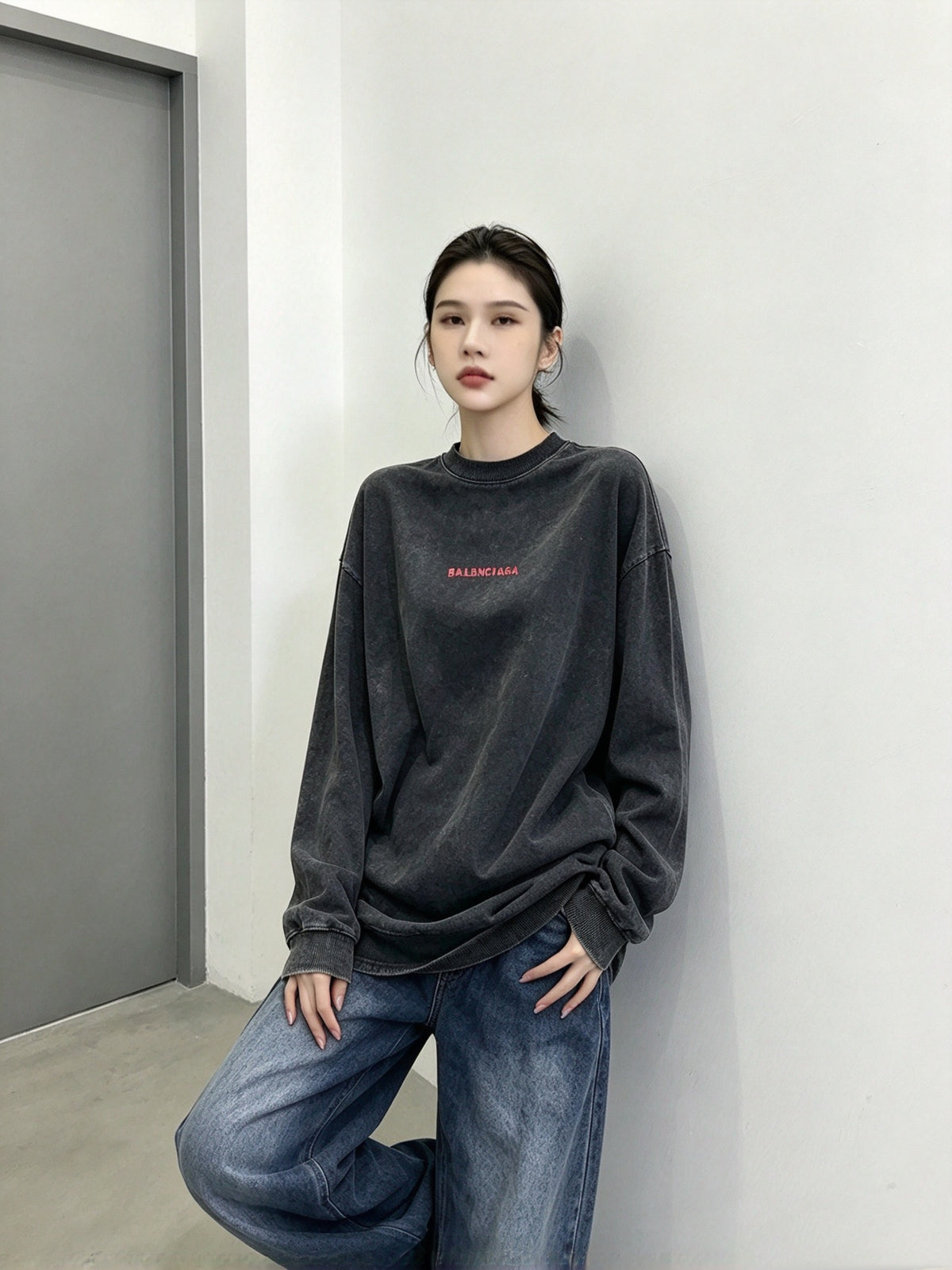주말QZ / 발렌시아가  자수 긴팔 밴딩 티셔츠