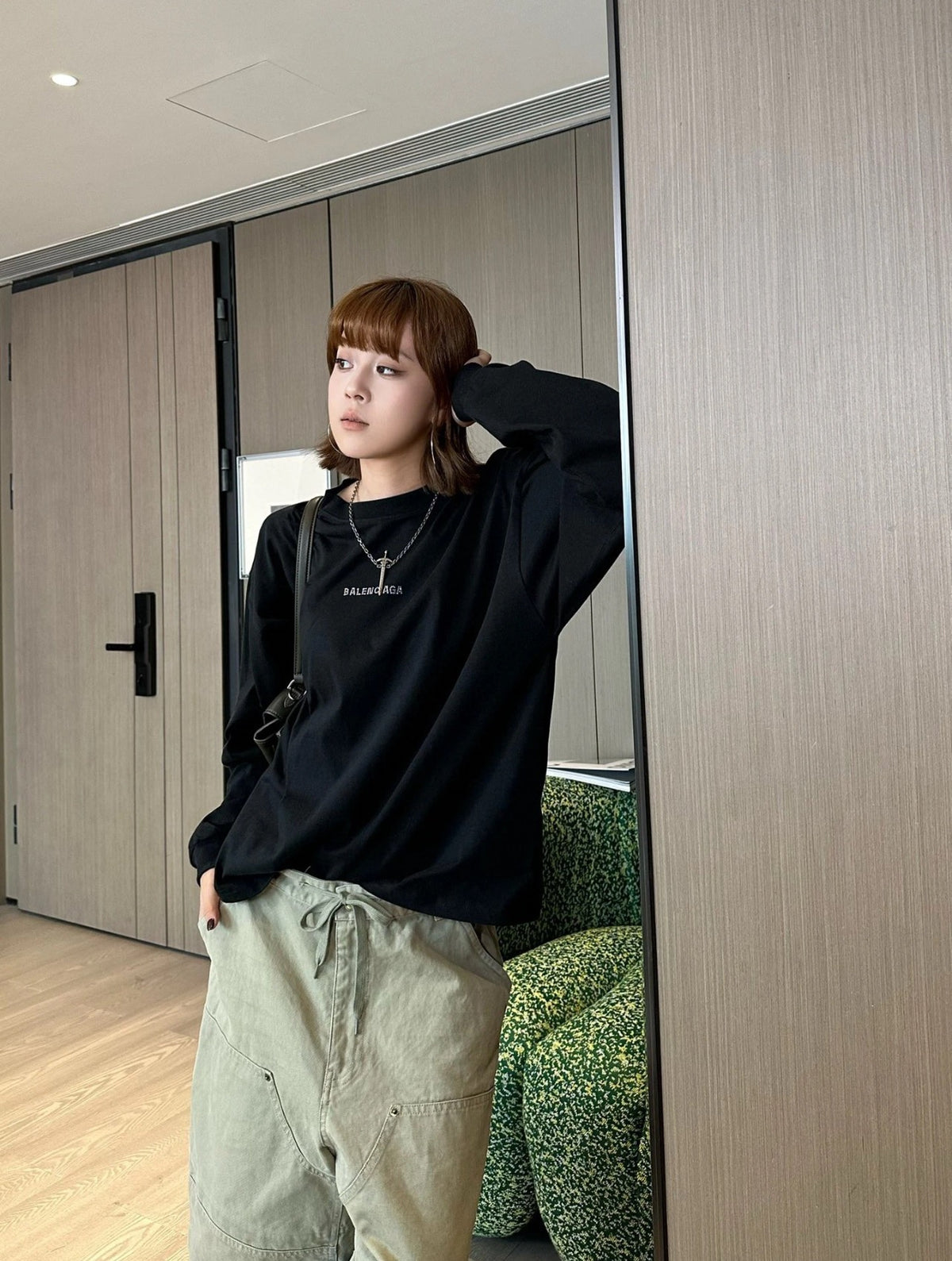 주말QZ / 발렌시아가  레터링 스톤 긴팔 소매 밴딩 티셔츠