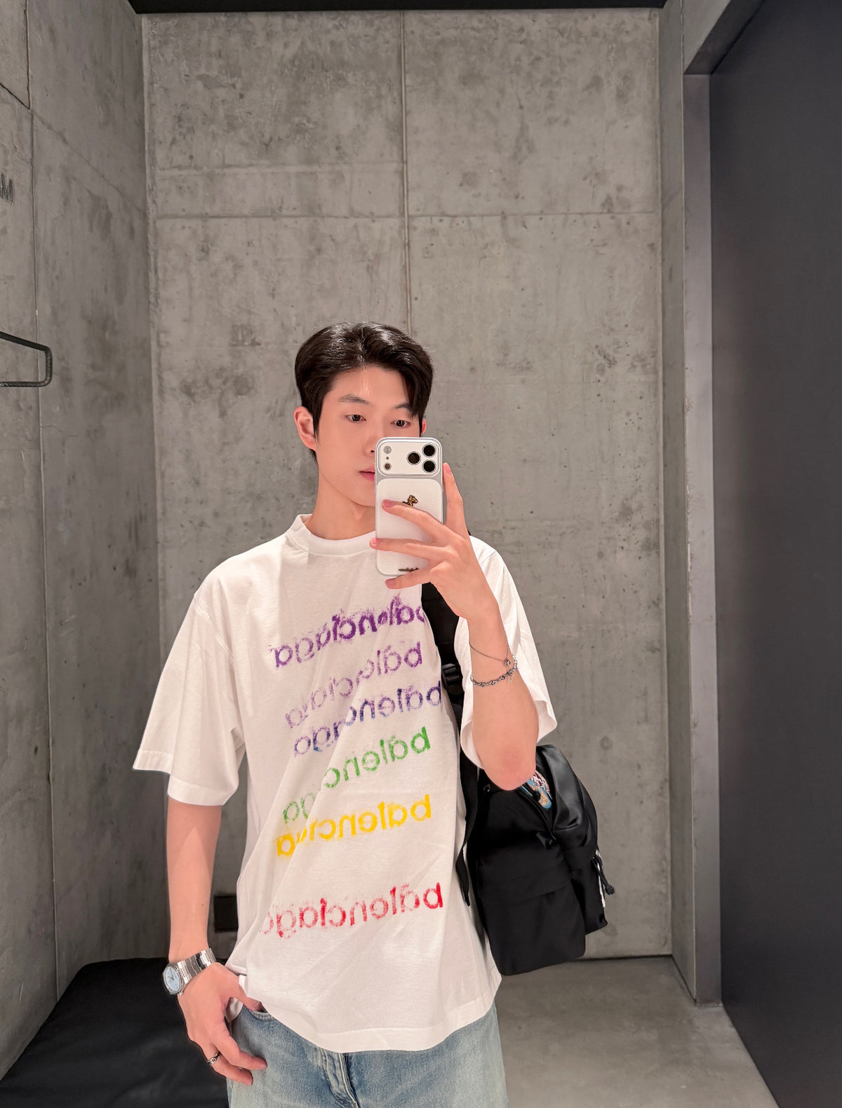 주말QZ / 발렌시아가  컬러풀 레터링 반팔 티셔츠