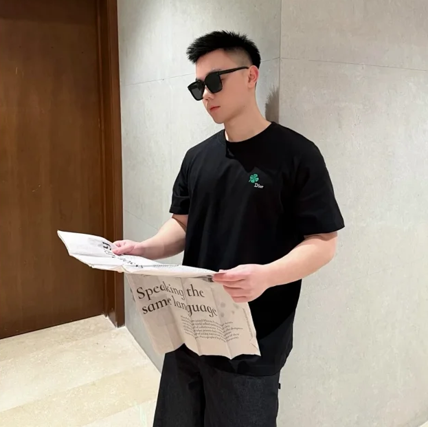 ZOK / 디올 클로버 자수 반팔 티셔츠