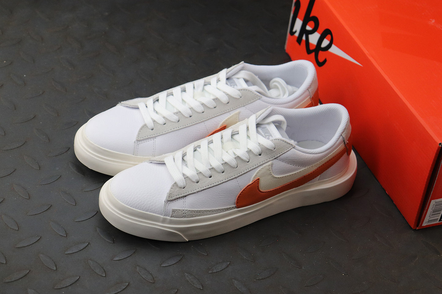 MEC / Nike Men's Flat Shoes