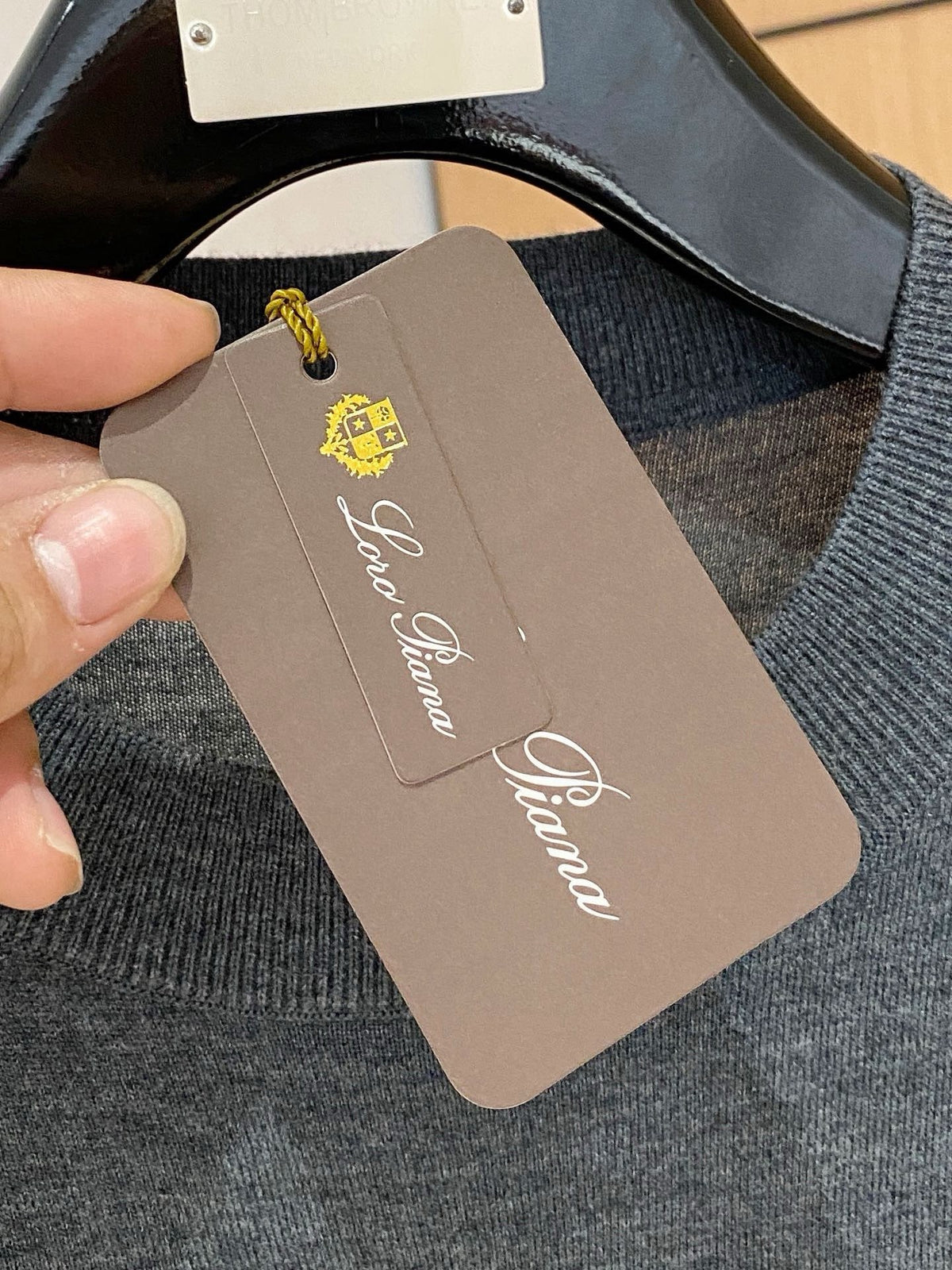 zb / 로로피아나  라운드넥 긴팔 니트