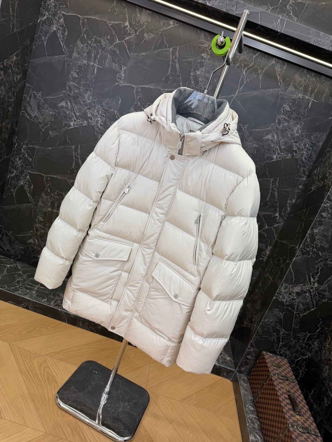 zb / 브루넬로 쿠치넬리  후드 다운 재킷