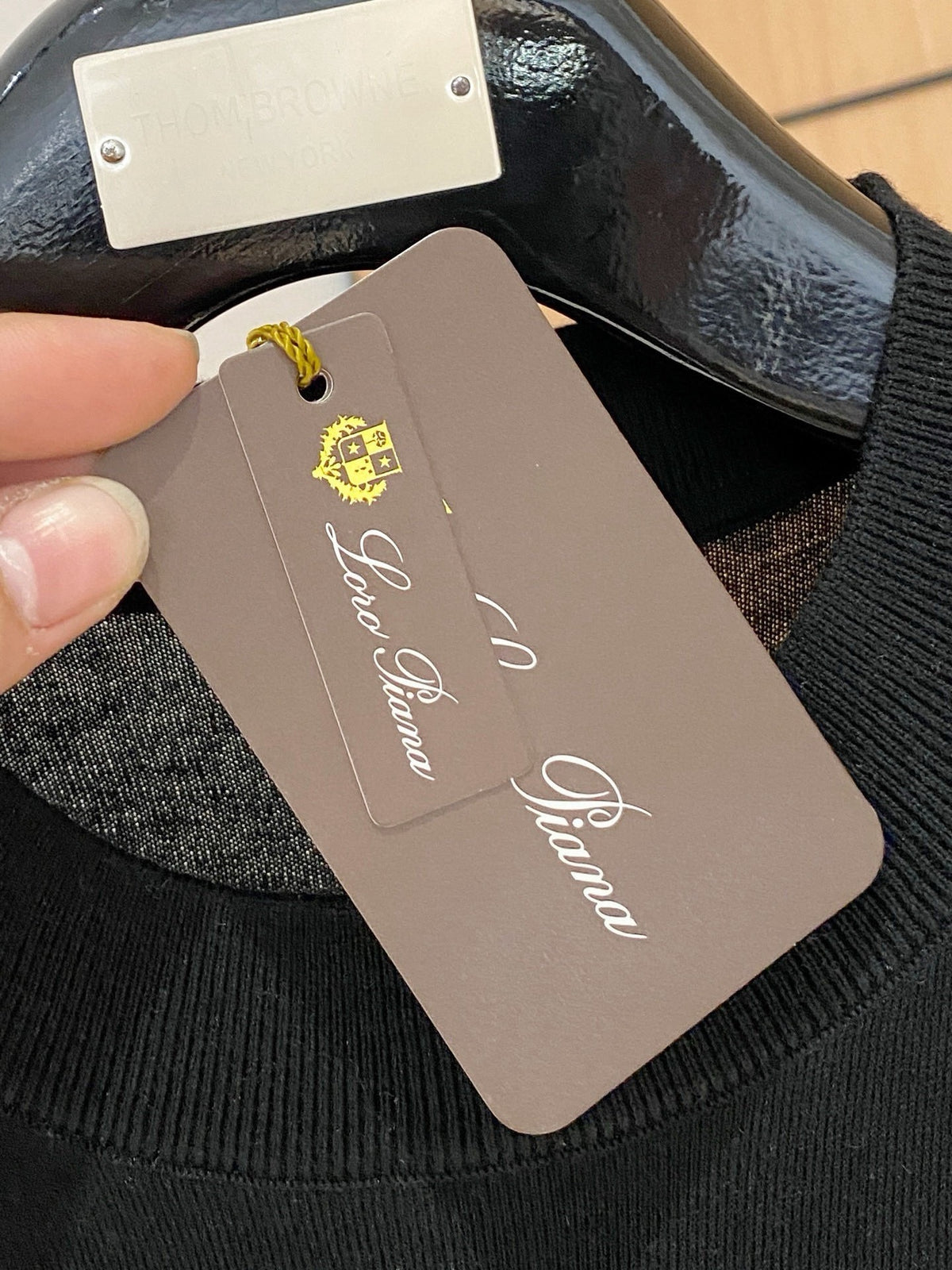 zb / 로로피아나  라운드넥 긴팔 니트