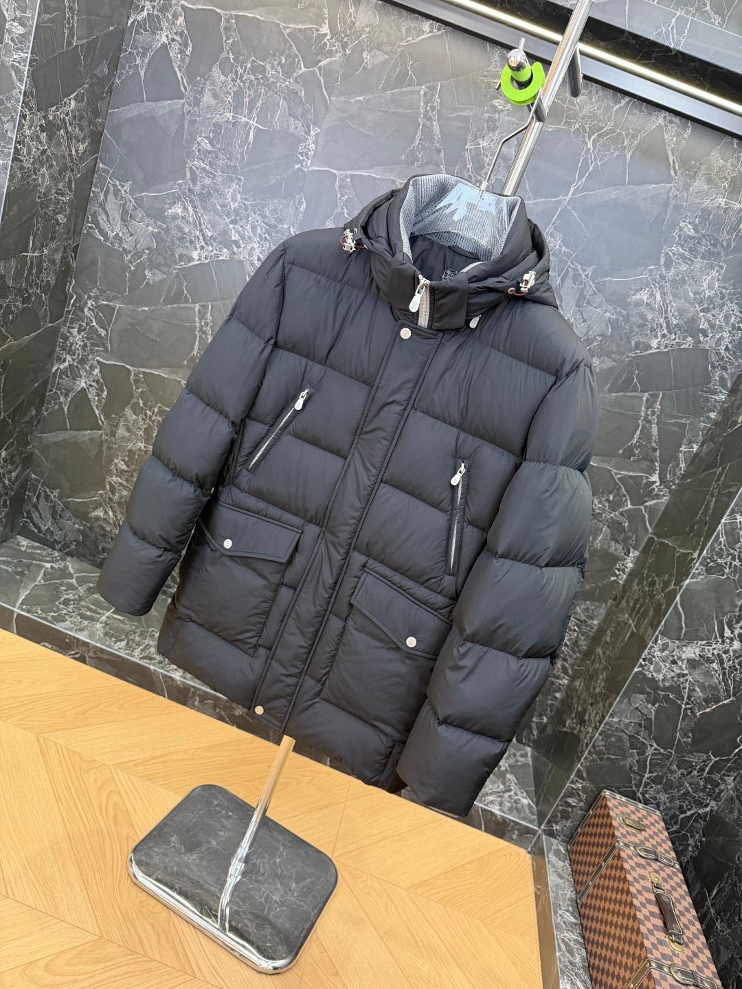 zb / 브루넬로 쿠치넬리  후드 다운 재킷