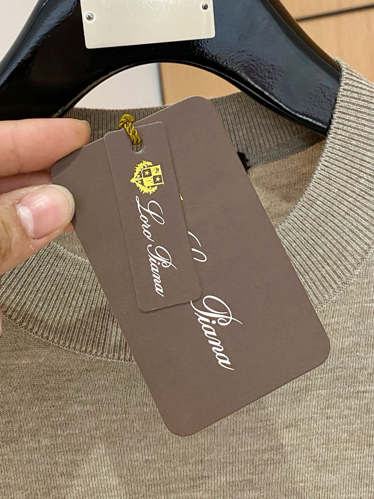 zb / 로로피아나  라운드넥 긴팔 니트